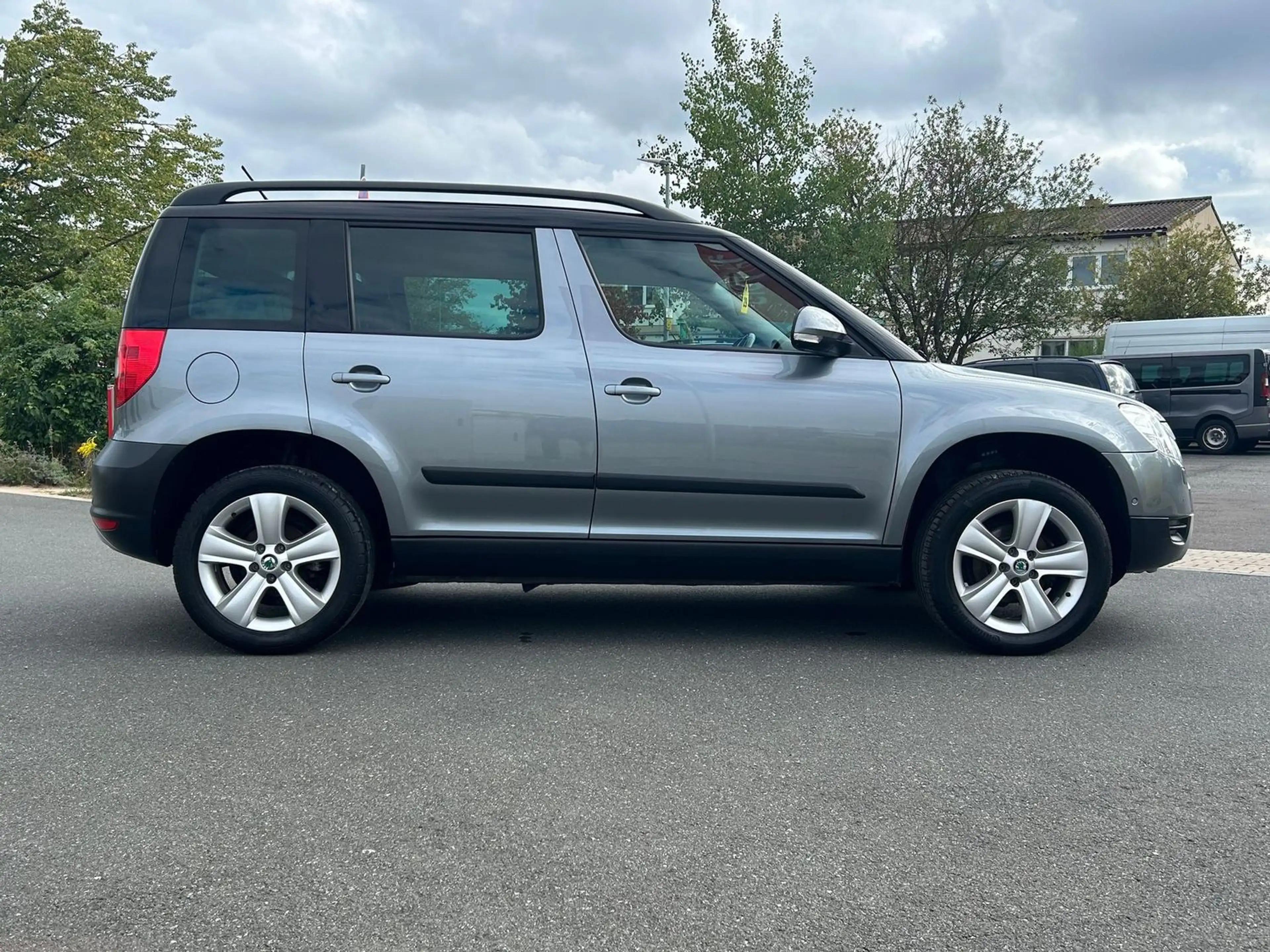 Skoda Yeti Elegance Plus Edition *DSG*Xenon*SHZ*PDC* — photo 5