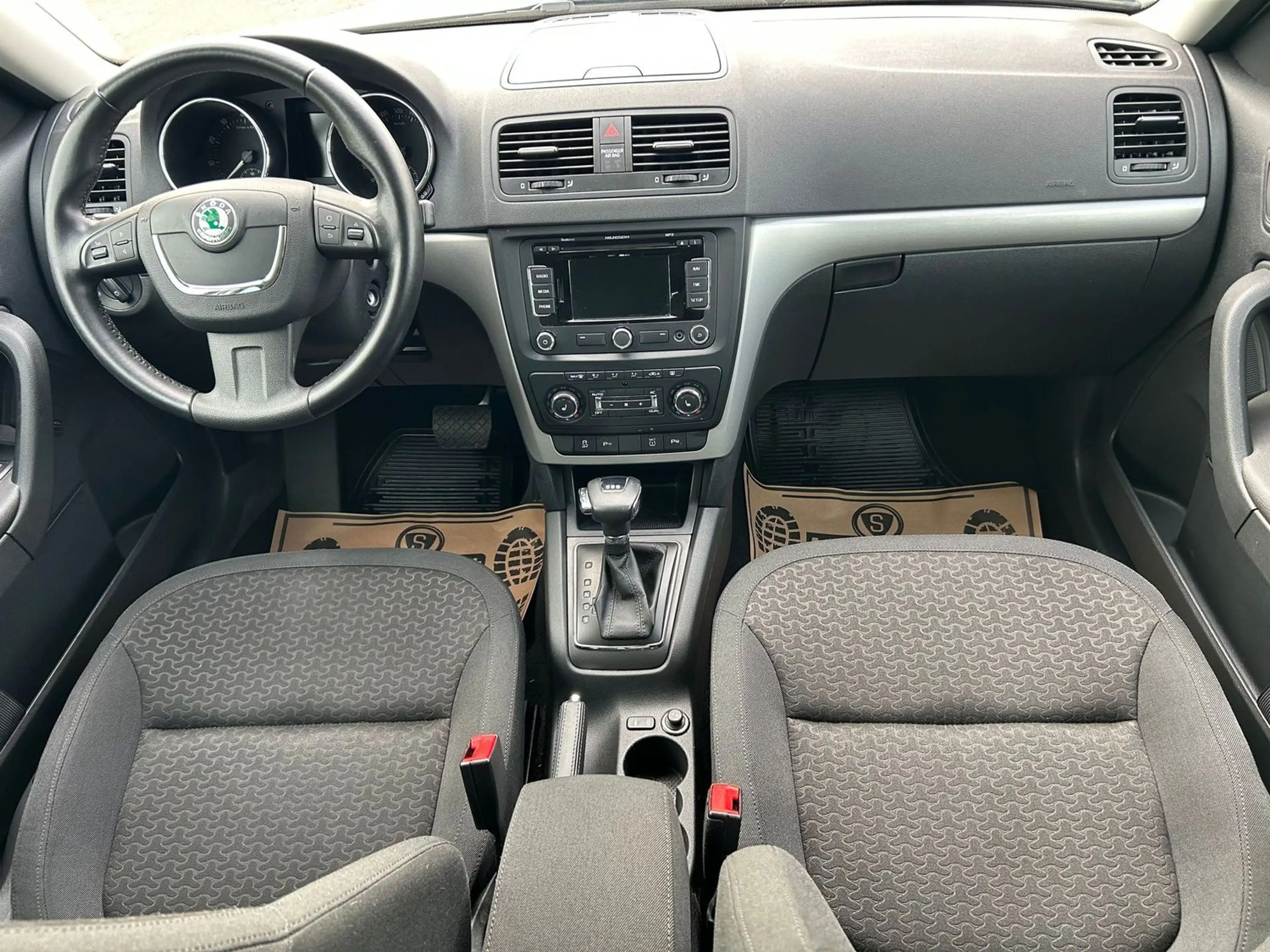 Skoda Yeti Elegance Plus Edition *DSG*Xenon*SHZ*PDC* — photo 14