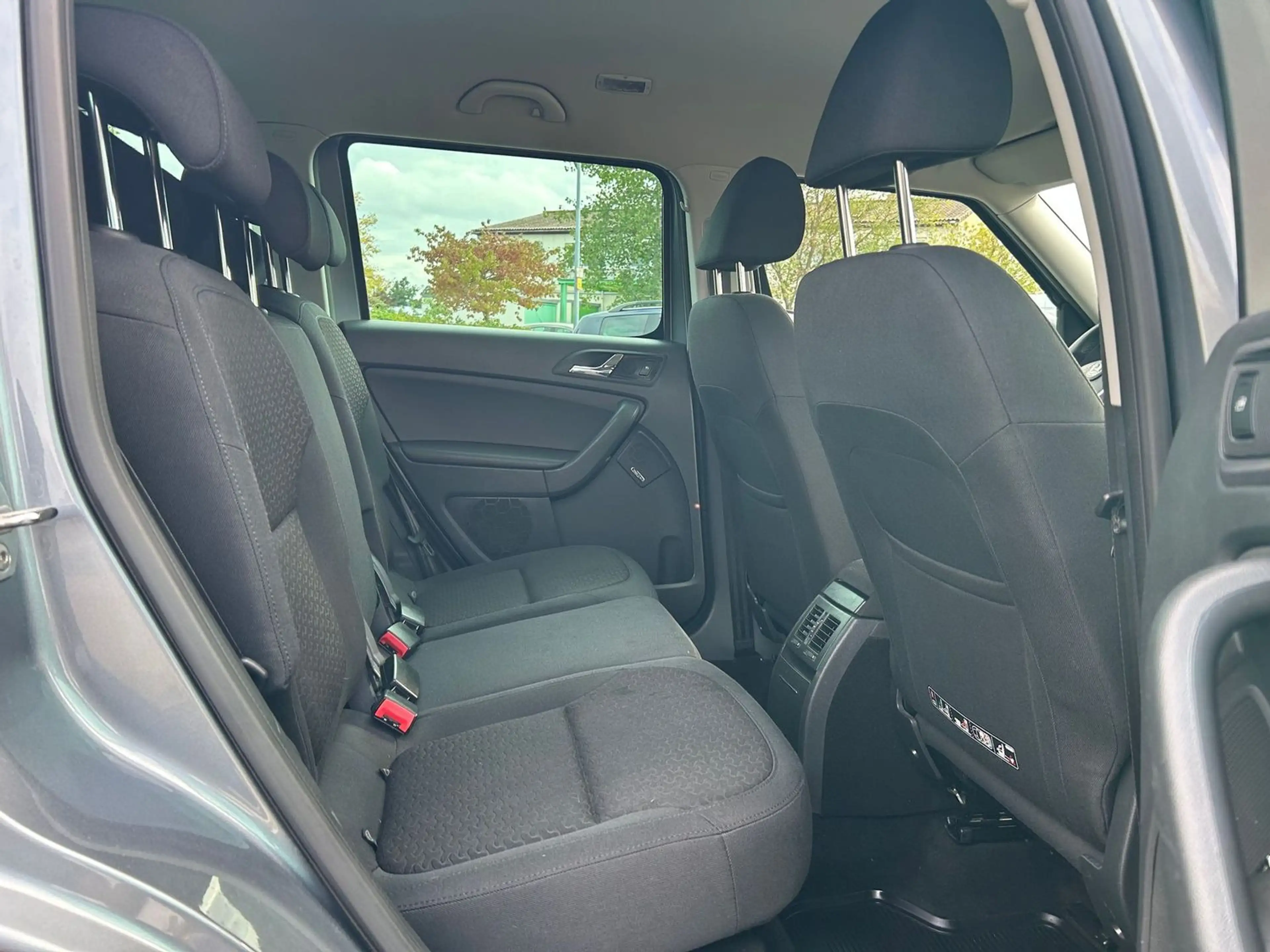 Skoda Yeti Elegance Plus Edition *DSG*Xenon*SHZ*PDC* — photo 11