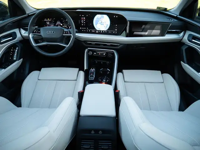 Audi Q5 view 14