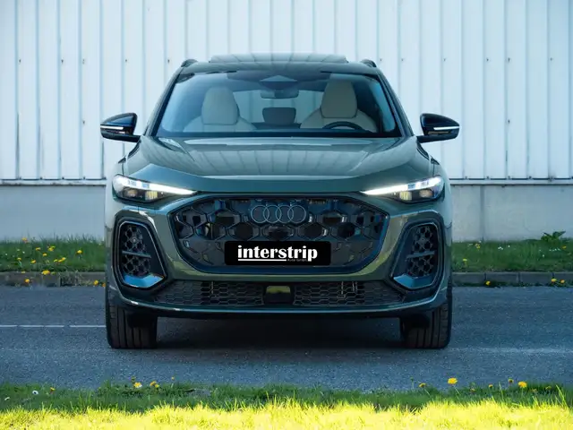 Audi Q5 view 2