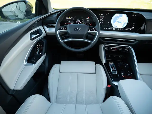 Audi Q5 view 13