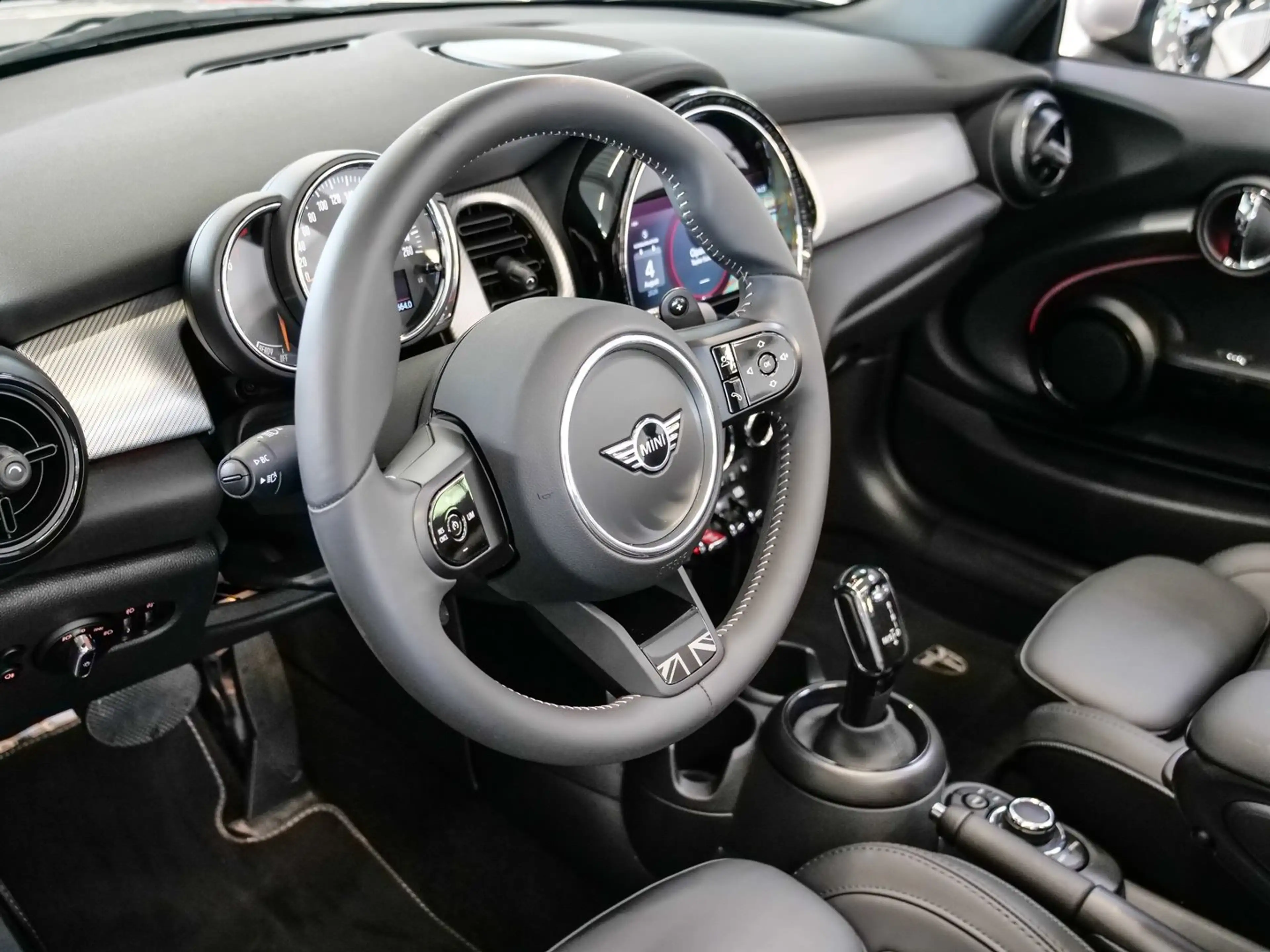 MINI Cooper S Cabrio Cooper S YOUNIQUE Trim Aut Nav LED PDChi Komfzg — photo 7