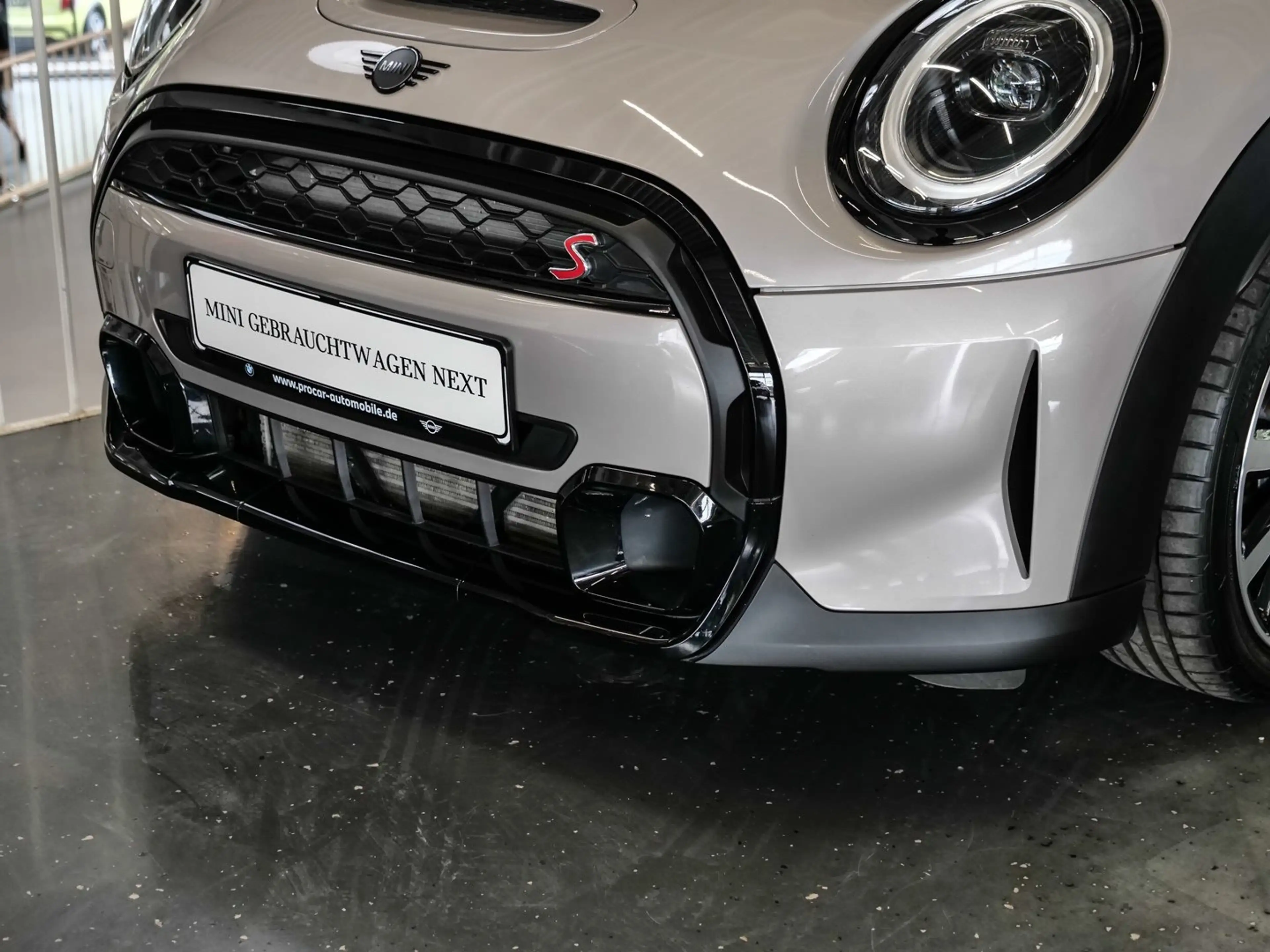 MINI Cooper S Cabrio Cooper S YOUNIQUE Trim Aut Nav LED PDChi Komfzg — photo 3