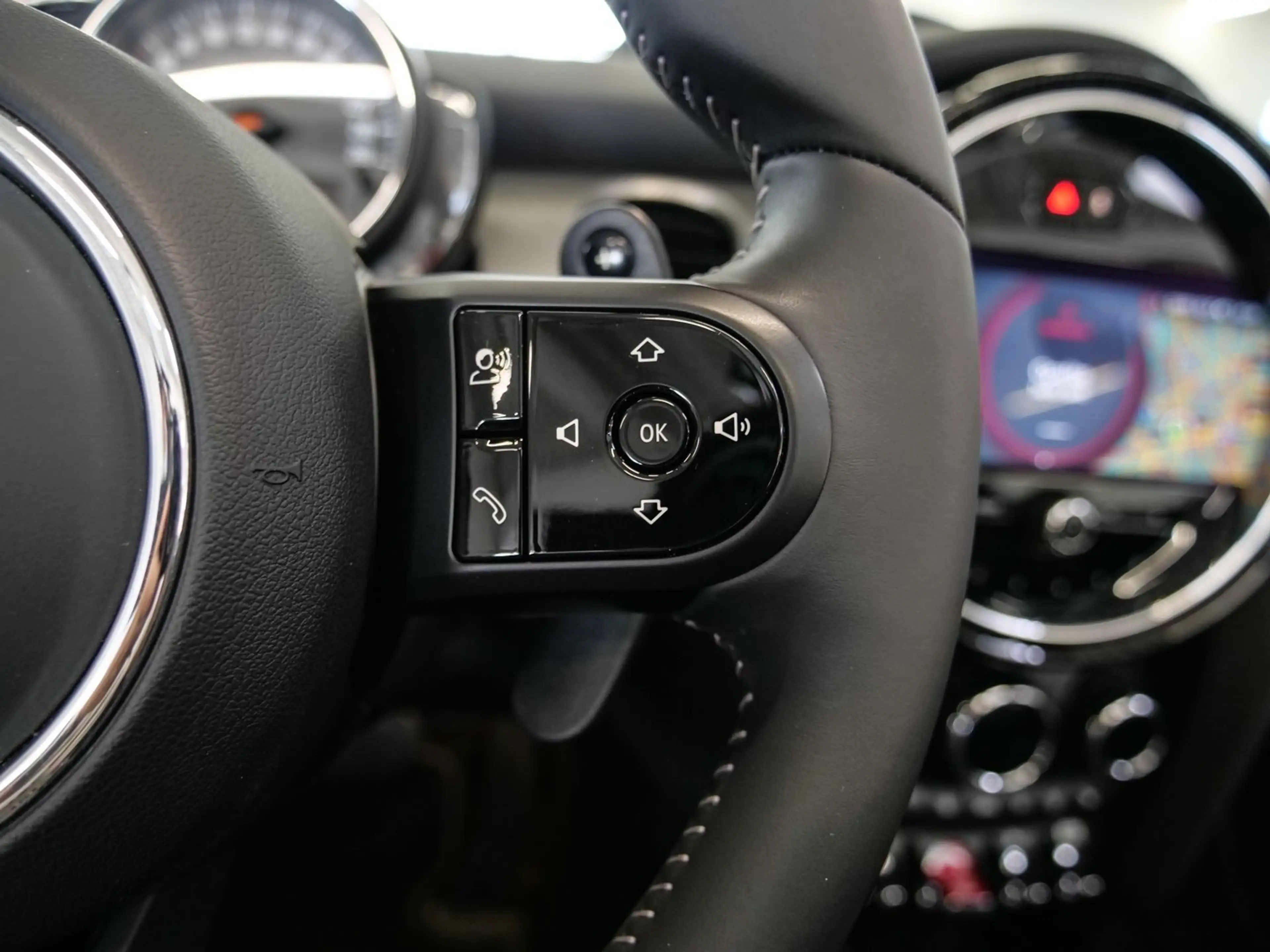 MINI Cooper S Cabrio Cooper S YOUNIQUE Trim Aut Nav LED PDChi Komfzg — photo 16
