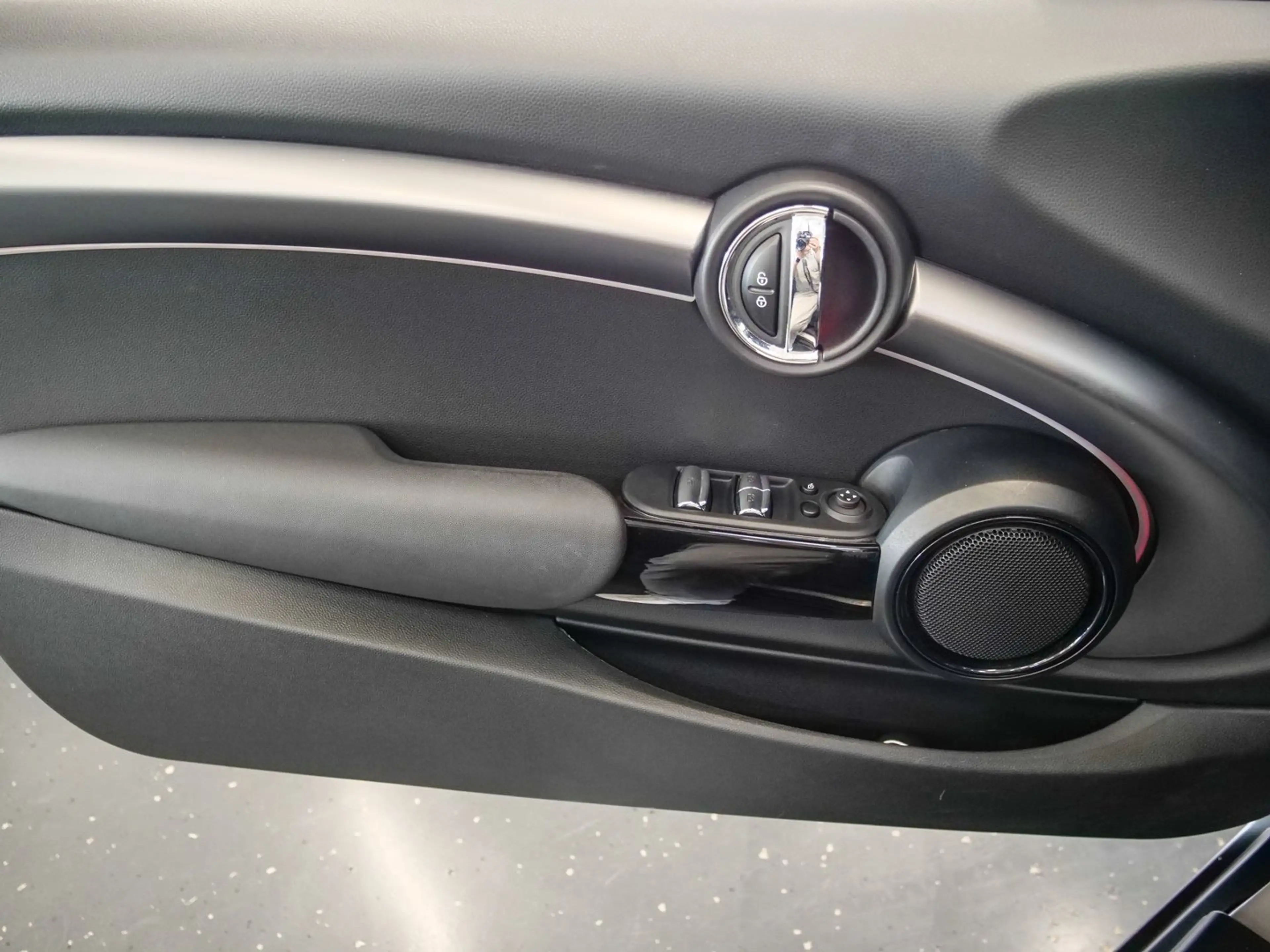 MINI Cooper S Cabrio Cooper S YOUNIQUE Trim Aut Nav LED PDChi Komfzg — photo 18
