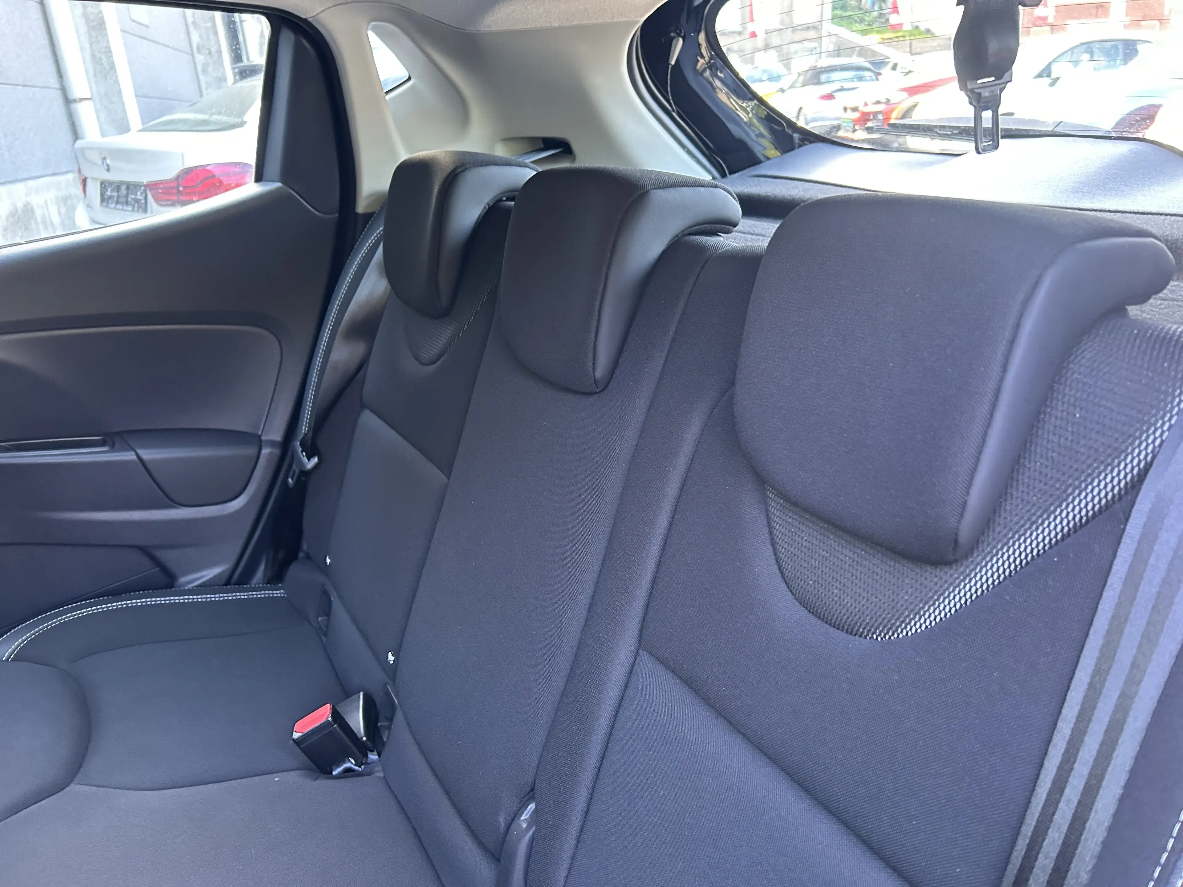 Renault Clio 1.2i 5 PORTES AIRCO BLUETOOTH GPS GARANTIE 12 MOI — photo 14