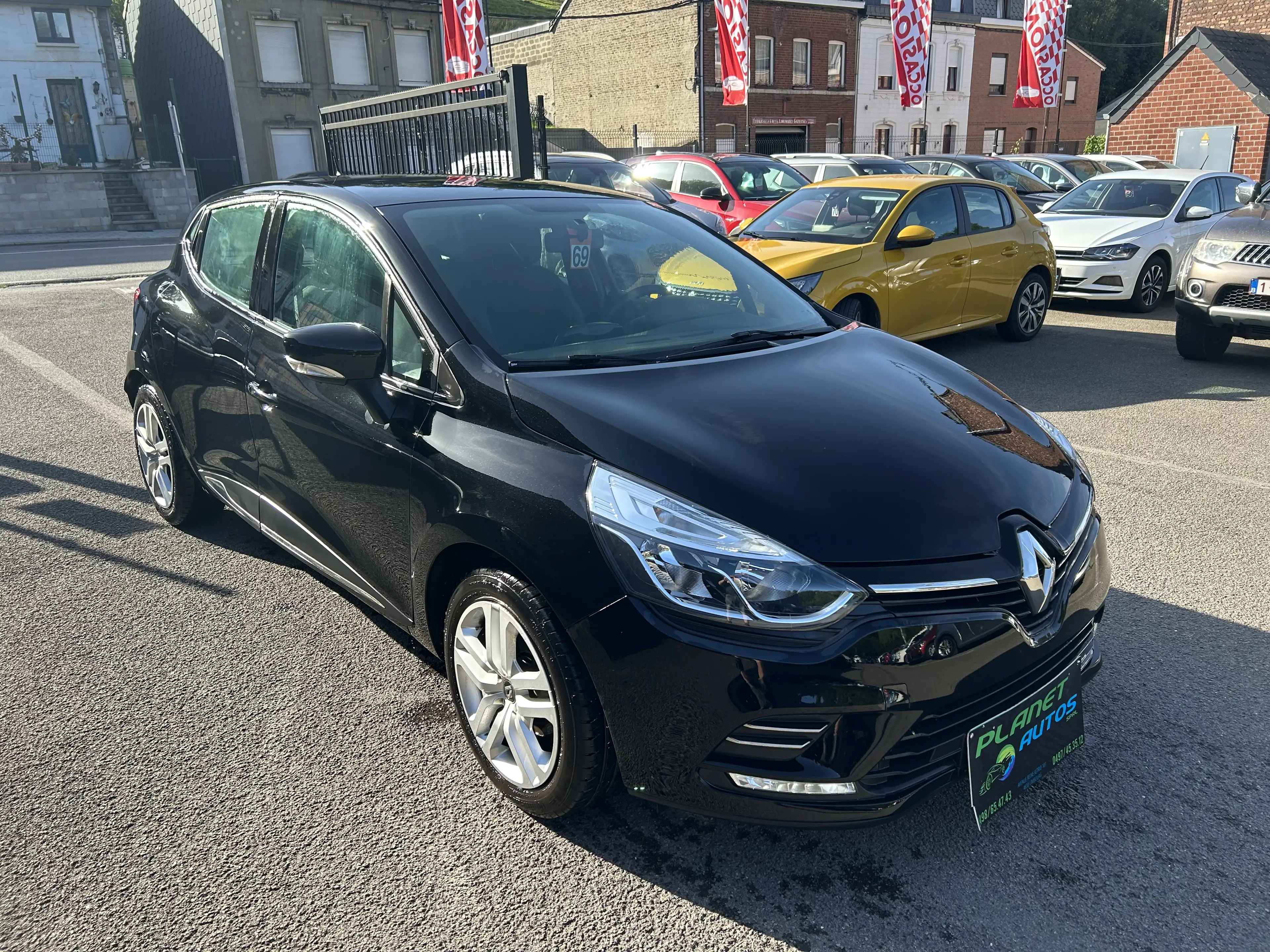 Renault Clio 1.2i 5 PORTES AIRCO BLUETOOTH GPS GARANTIE 12 MOI — photo 3