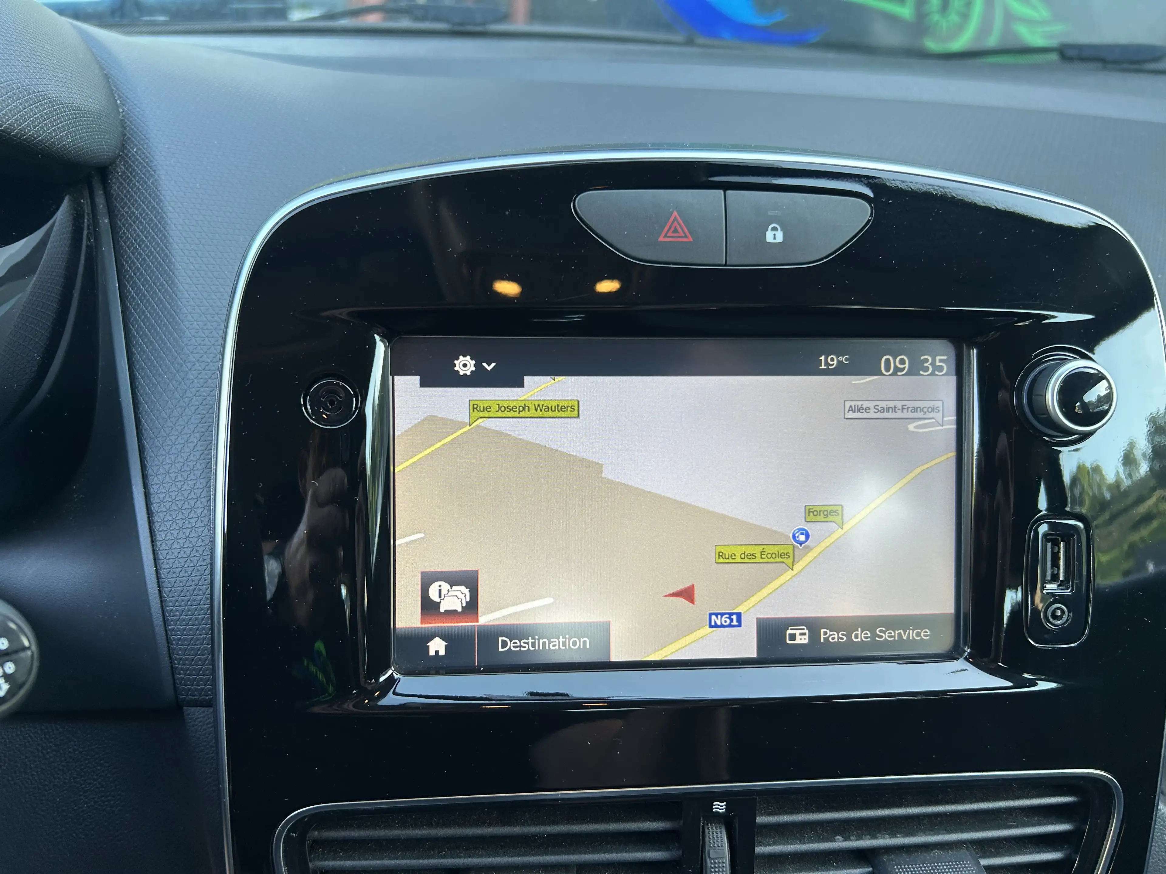 Renault Clio 1.2i 5 PORTES AIRCO BLUETOOTH GPS GARANTIE 12 MOI — photo 12