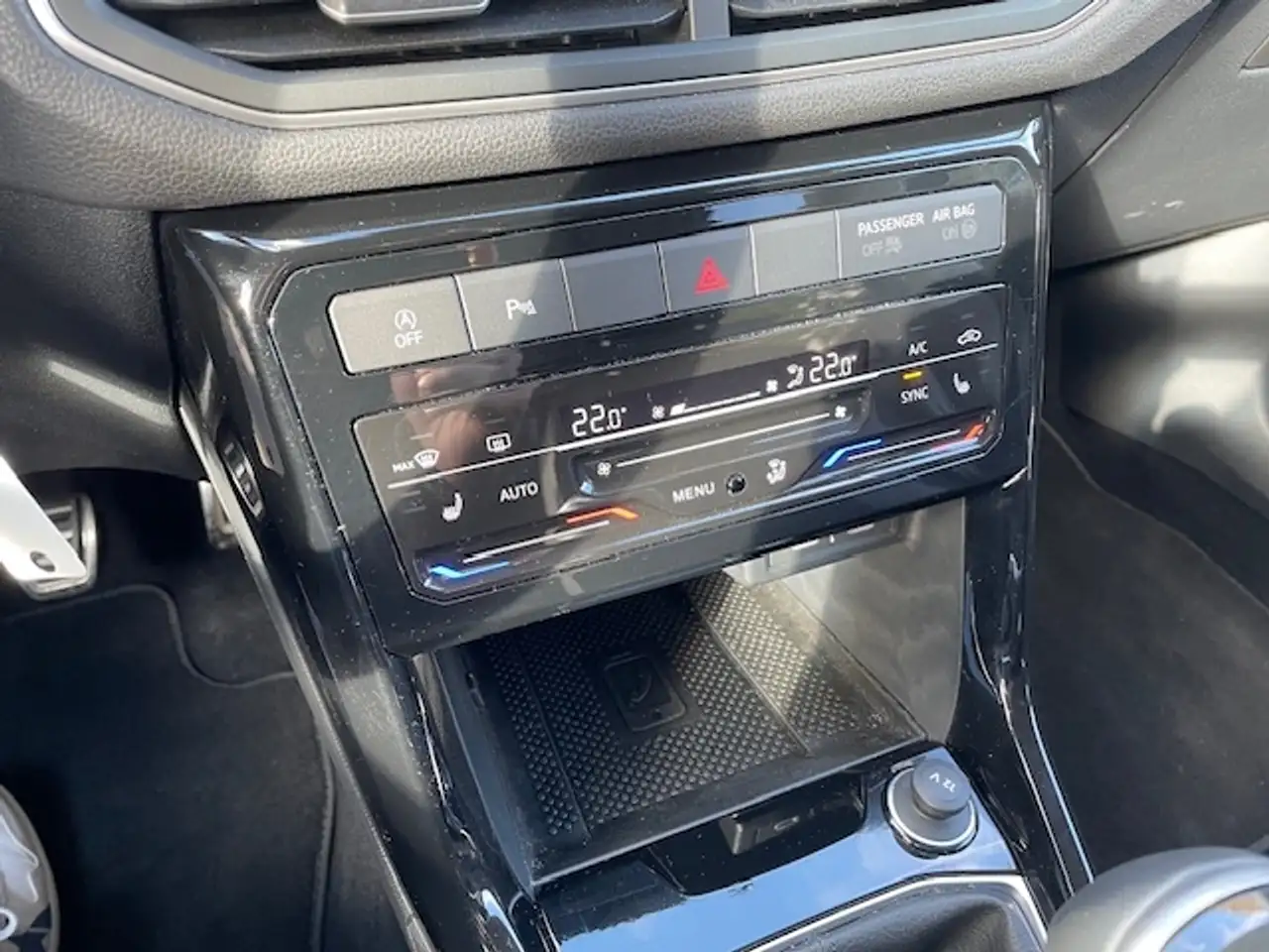 Volkswagen T-Cross 1.0 TSI Goal LED ACC Apple CarPlay Android Auto Me 16