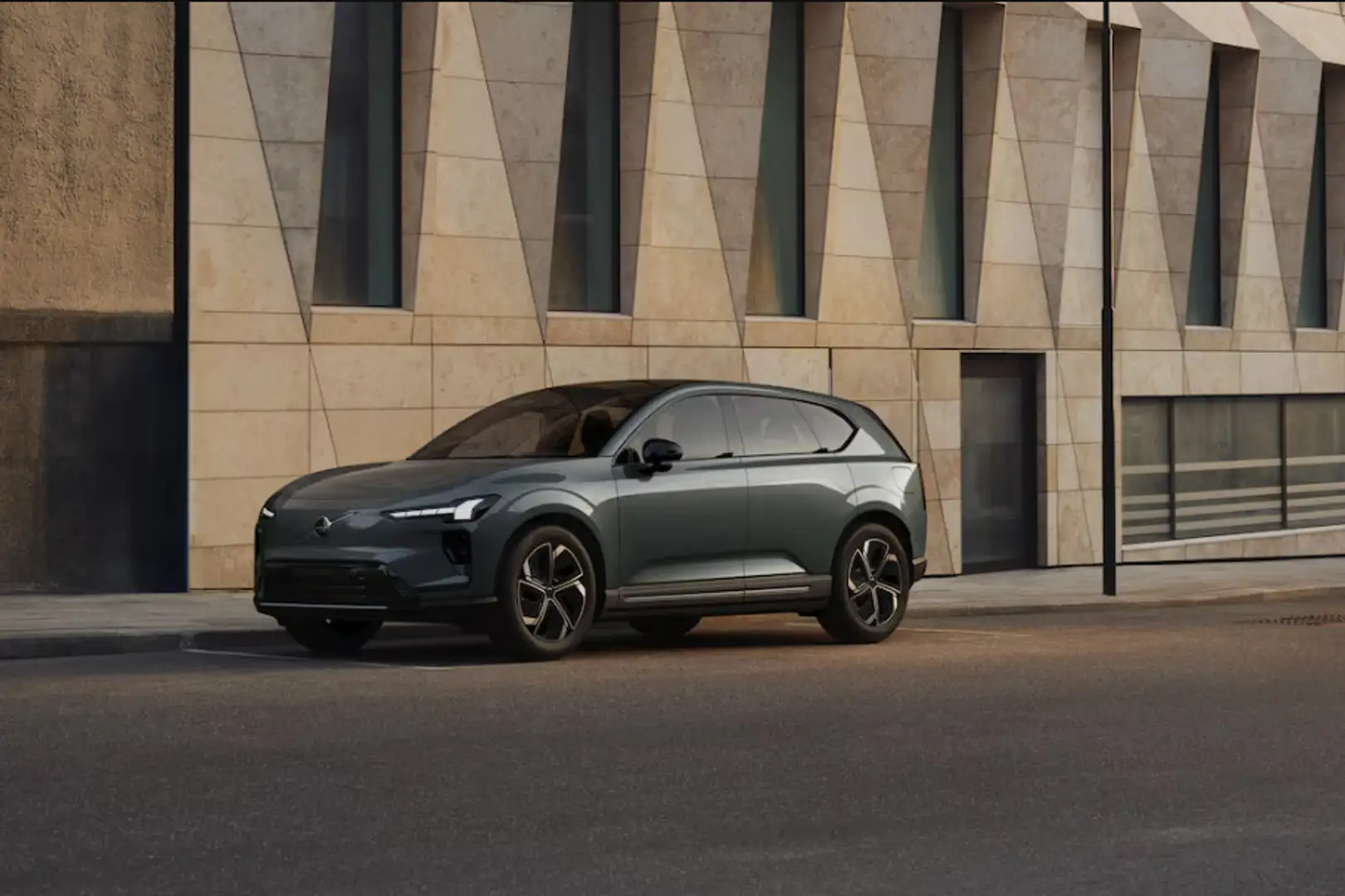 Volvo EX60 Single Motor Plus | Tot 810km Actieradius | Adapti Grün - 2