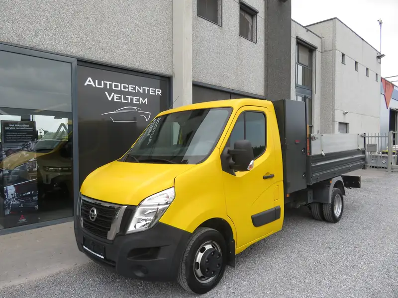 NISSAN Interstar
