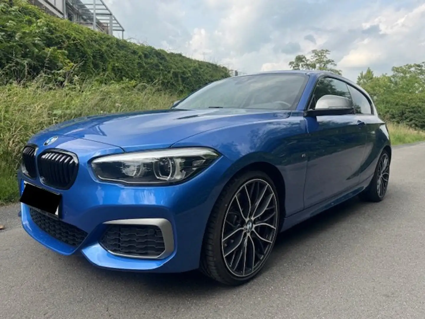 BMW 140 M140i xDrive Sport-Aut. Special Edition Modrá - 1