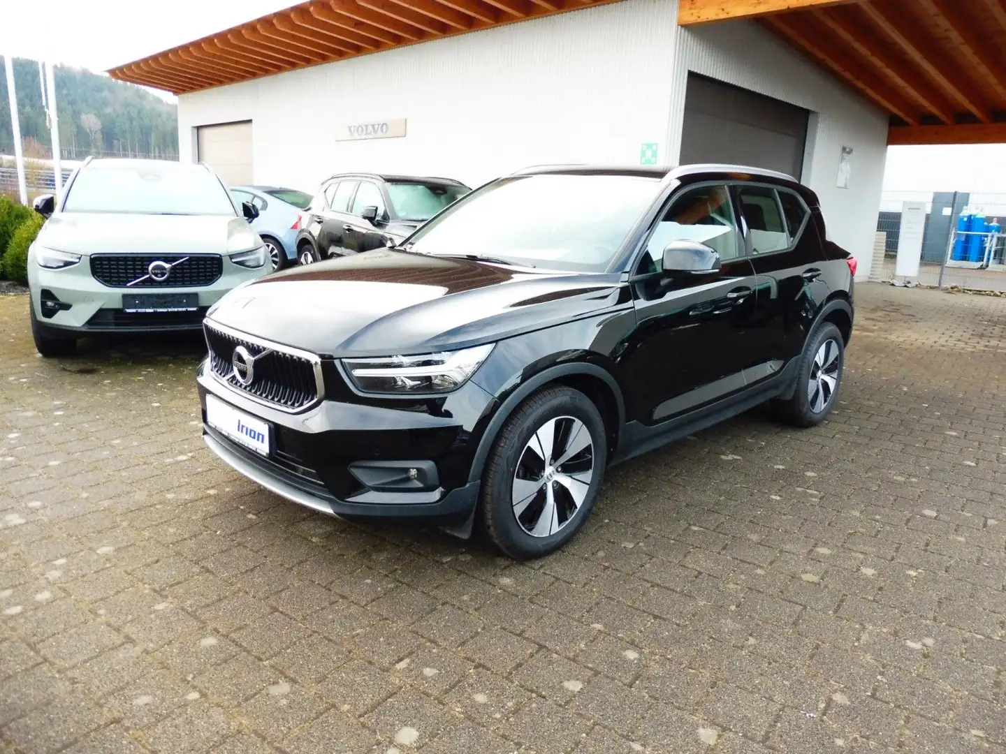 Volvo XC40 D3  Momentum Pro 2WD Schwarz - 1
