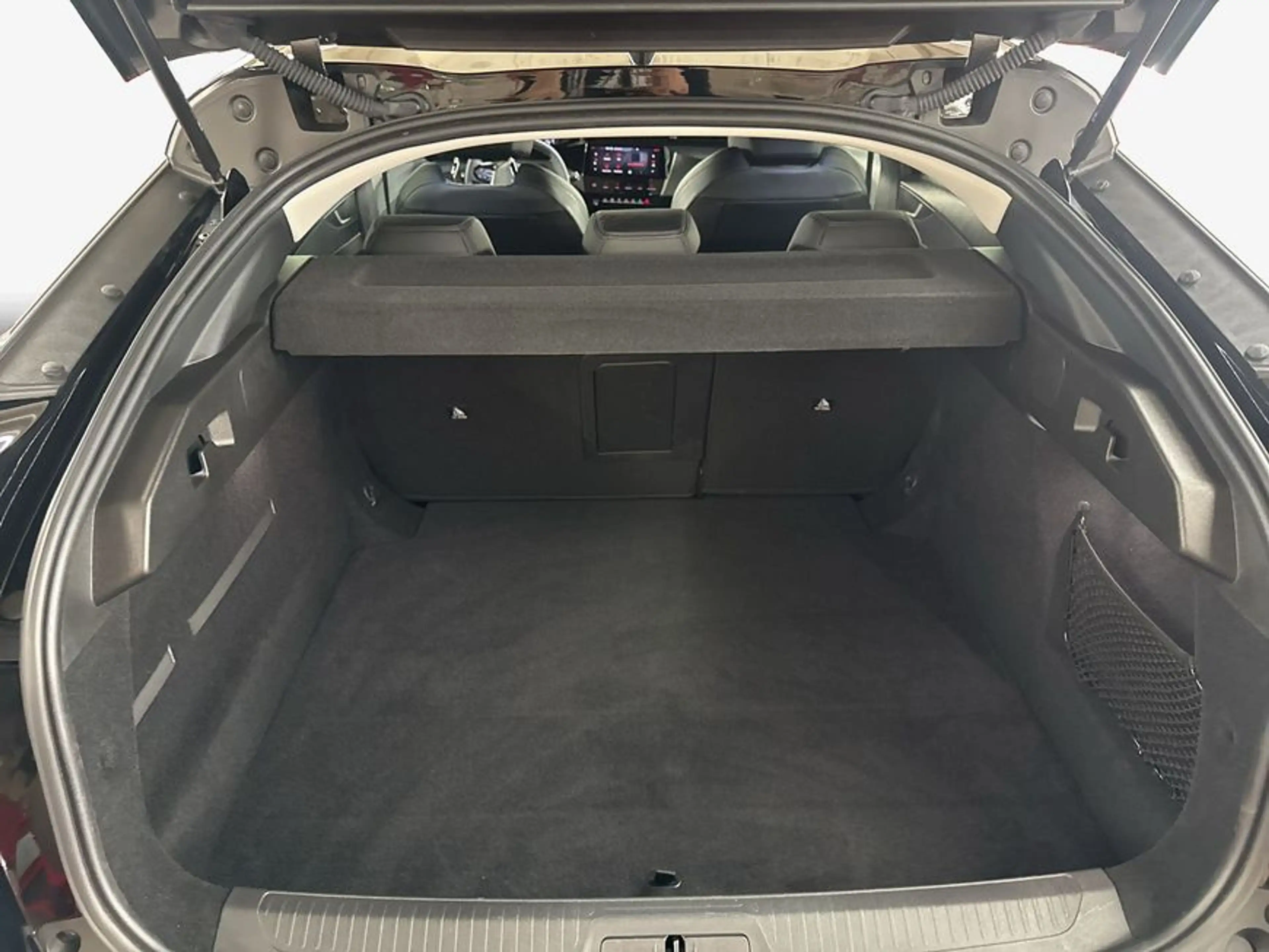 Peugeot 408 PureTech 130 EAT8 Allure — photo 8