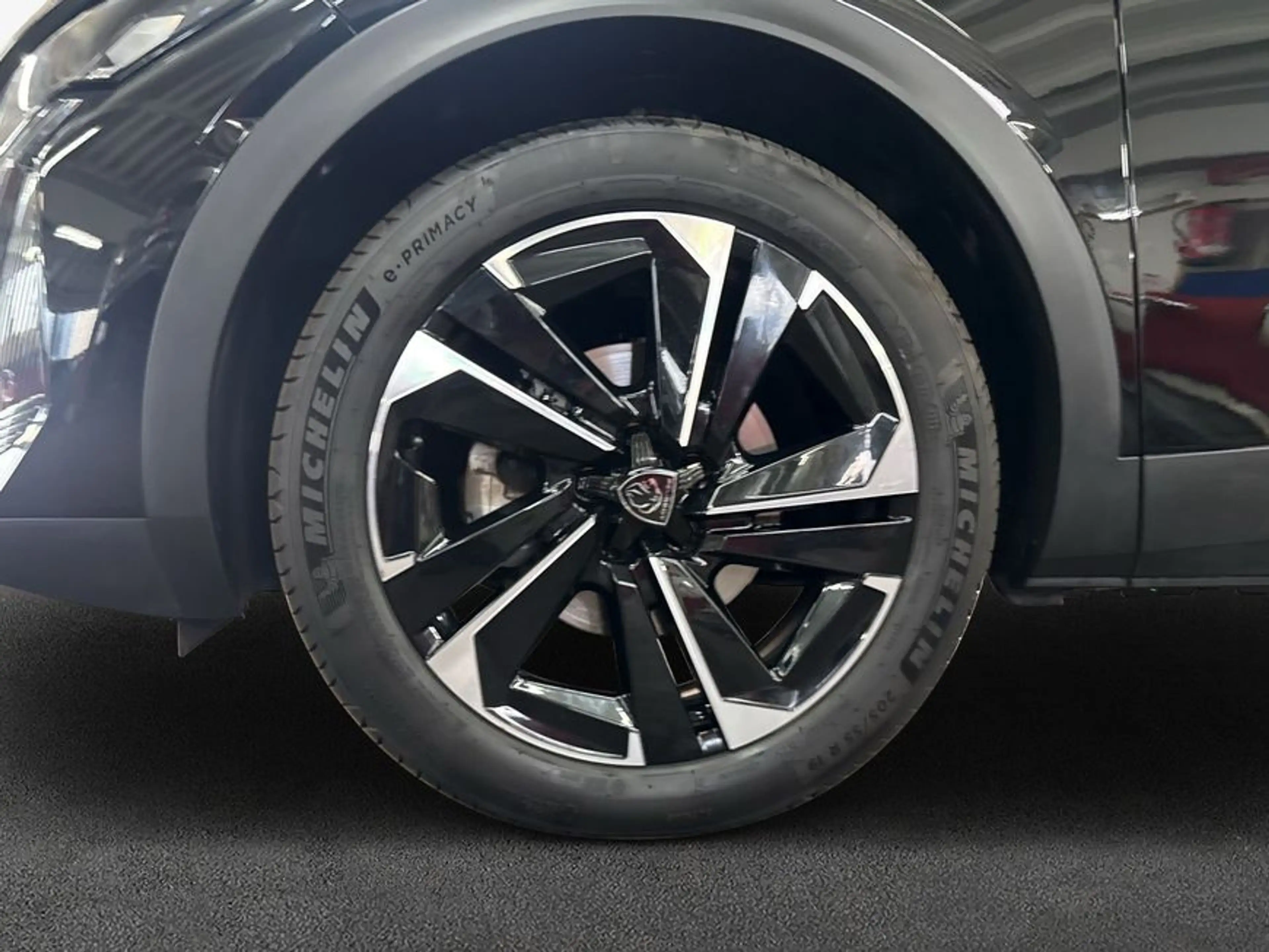Peugeot 408 PureTech 130 EAT8 Allure — photo 7