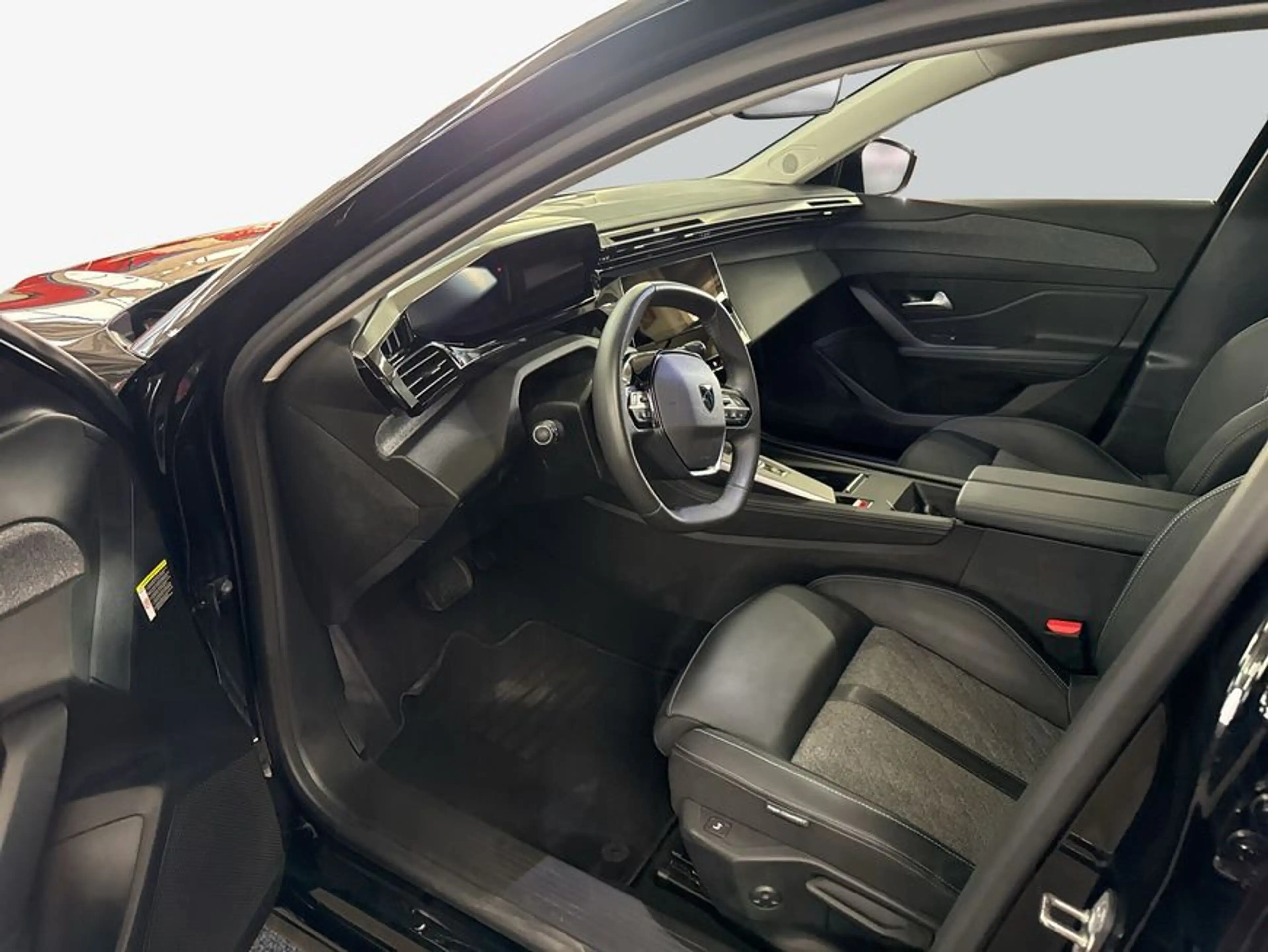 Peugeot 408 PureTech 130 EAT8 Allure — photo 9