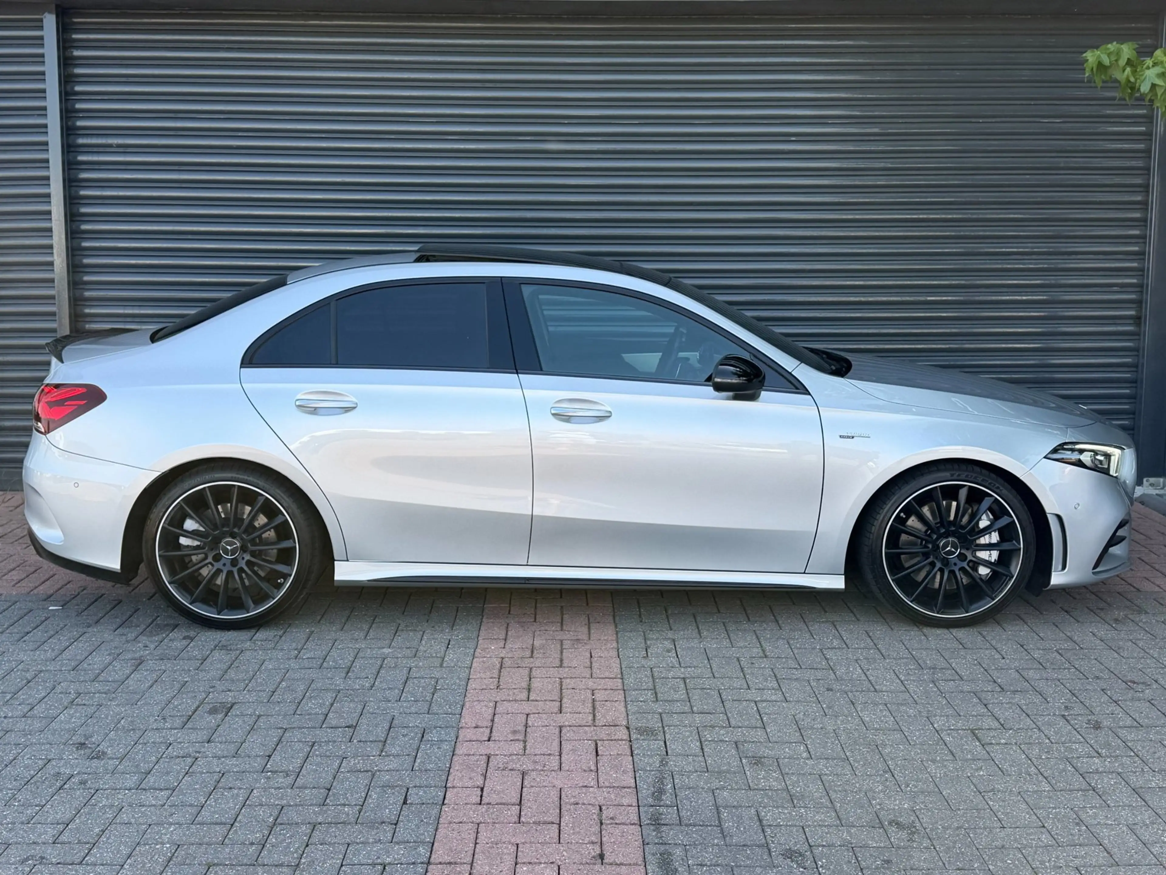 Mercedes-Benz A 35 AMG 4MATIC Premium Plus Pano | Memory | Burmester | Sf — photo 4