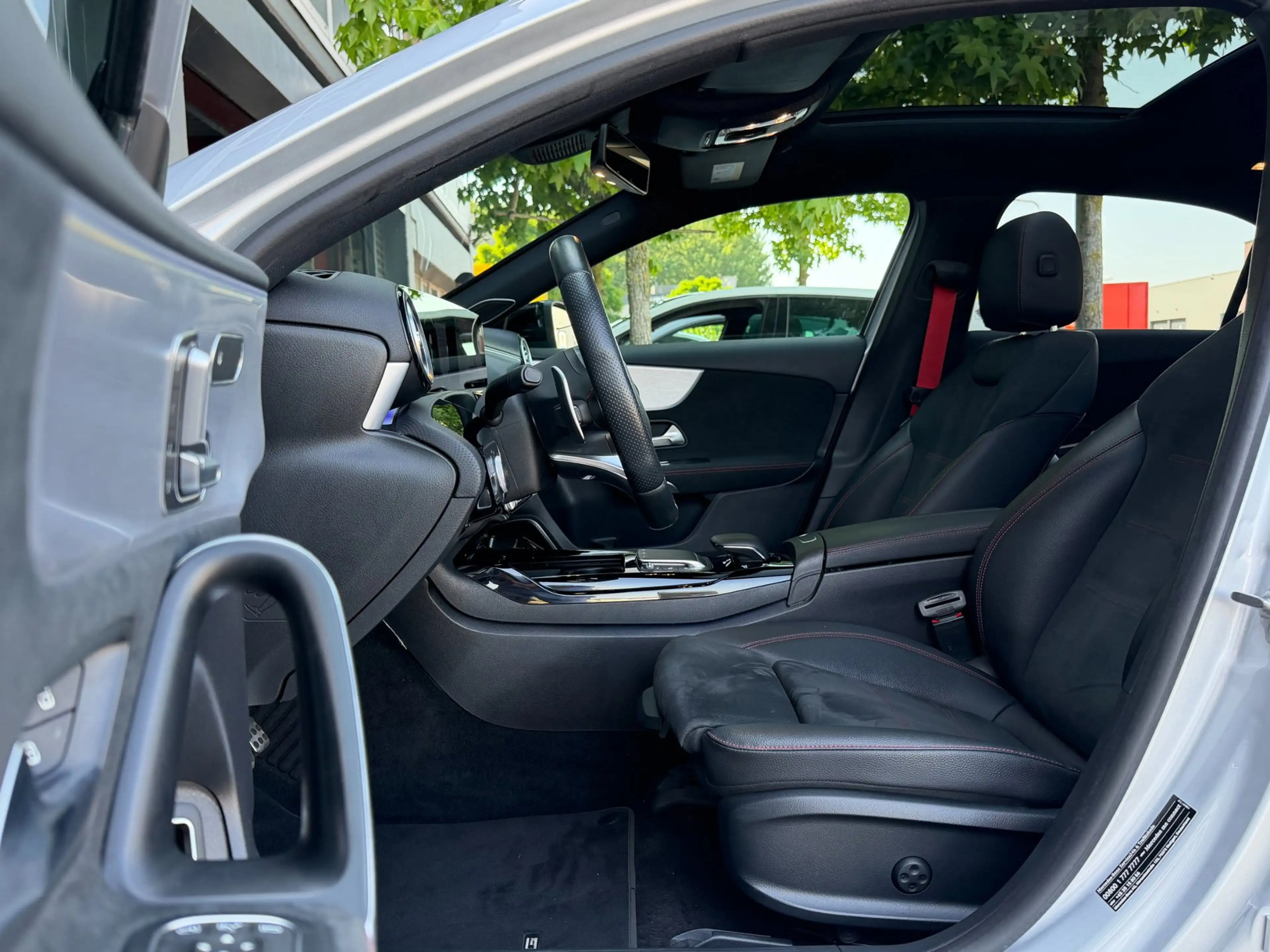 Mercedes-Benz A 35 AMG 4MATIC Premium Plus Pano | Memory | Burmester | Sf — photo 15