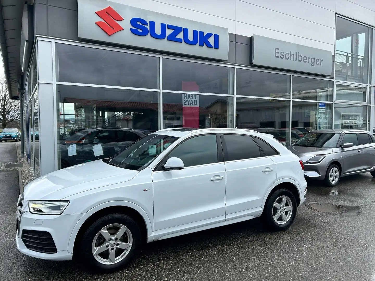 Audi Q3 2.0 TDI design AHK 8-Fach Bereifung 2.0 TDI 150 PS Weiß - 1