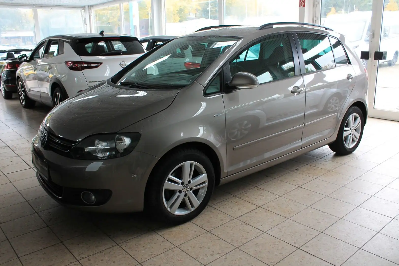 Volkswagen Golf Plus / LIFE Braun - 2