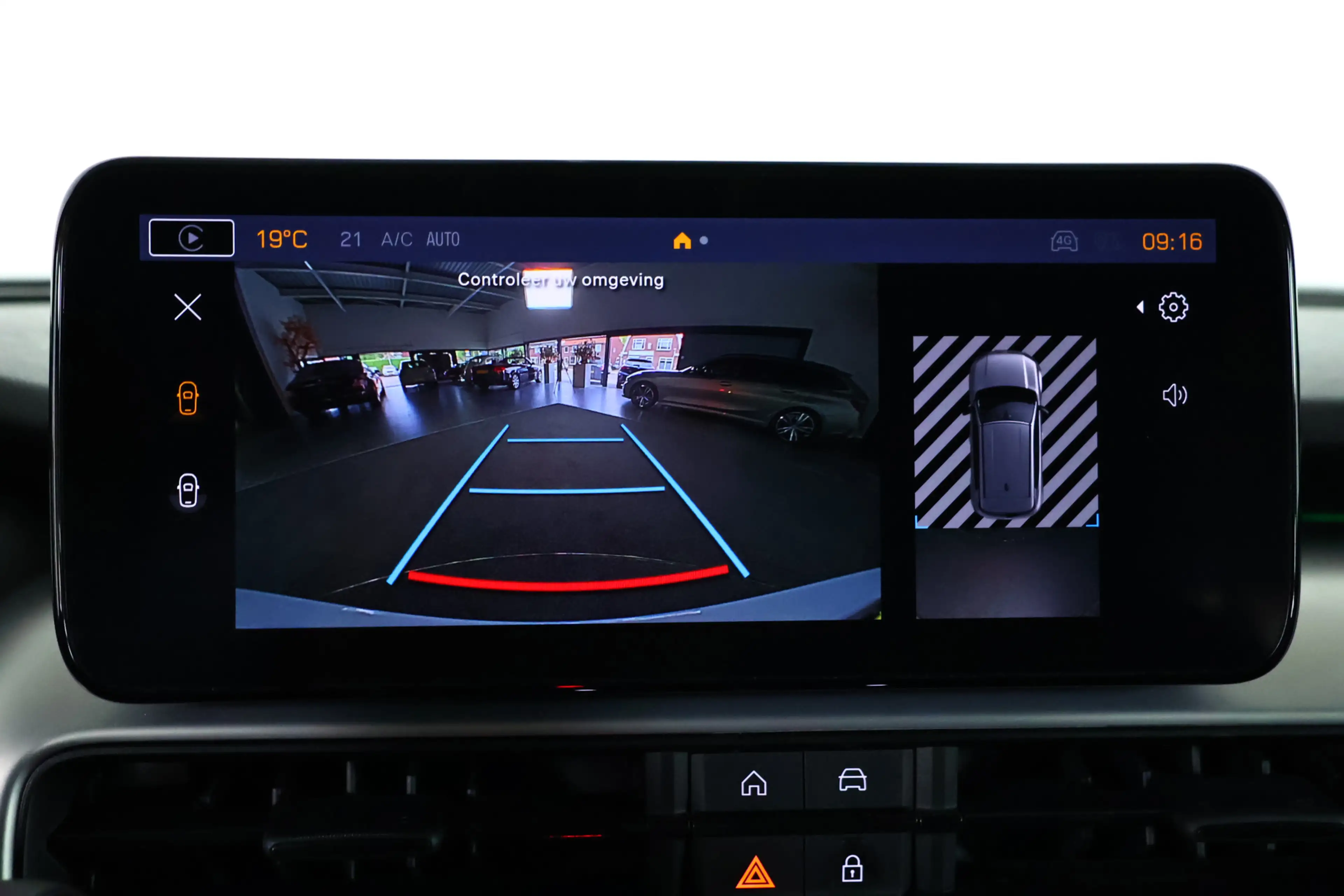 Jeep Avenger 1.2 e-Hybrid Altitude Carplay / LED / ACC / Camera — photo 29