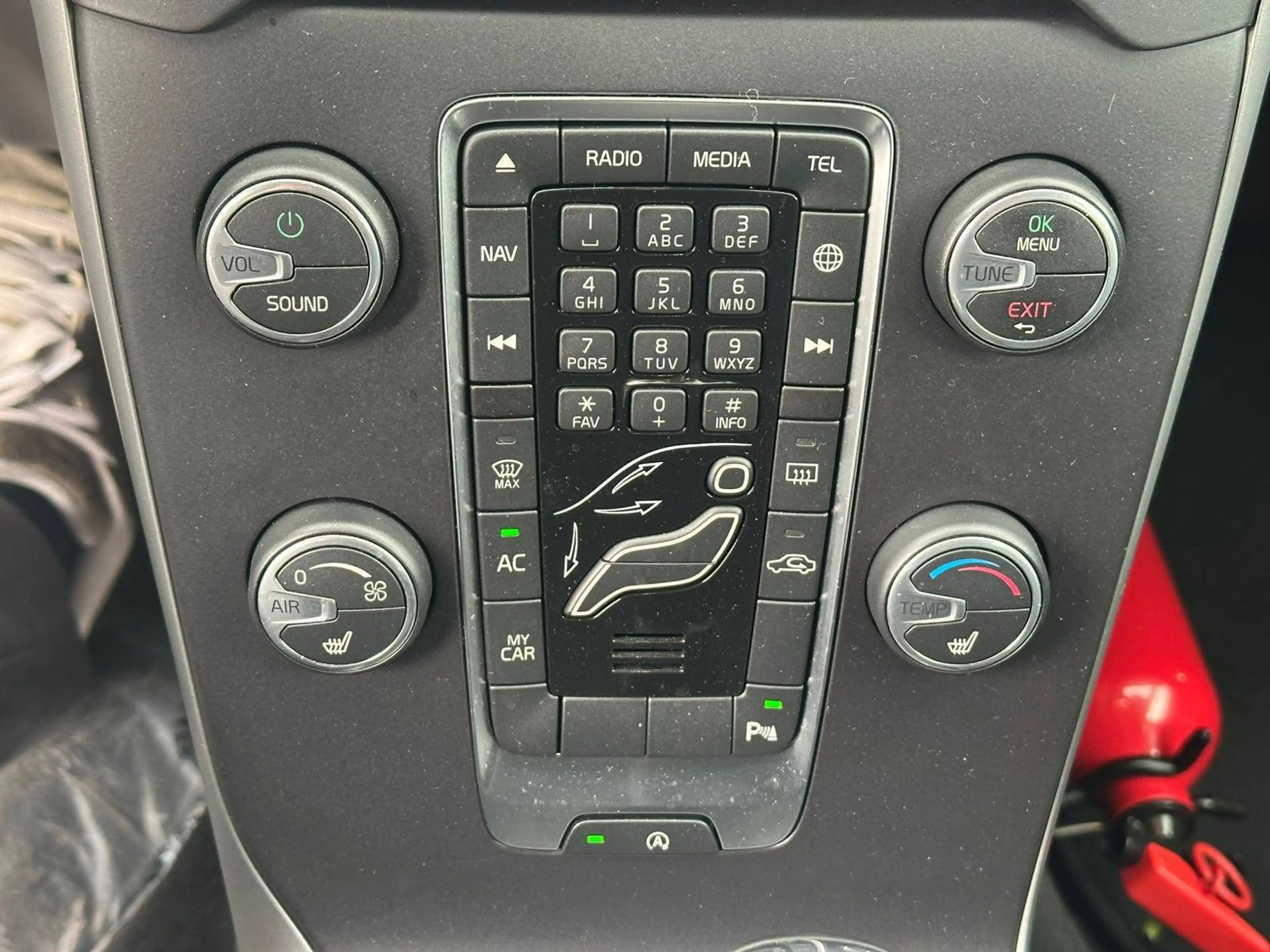 Volvo V40 airco/navigatie/parkeersensoren — photo 15