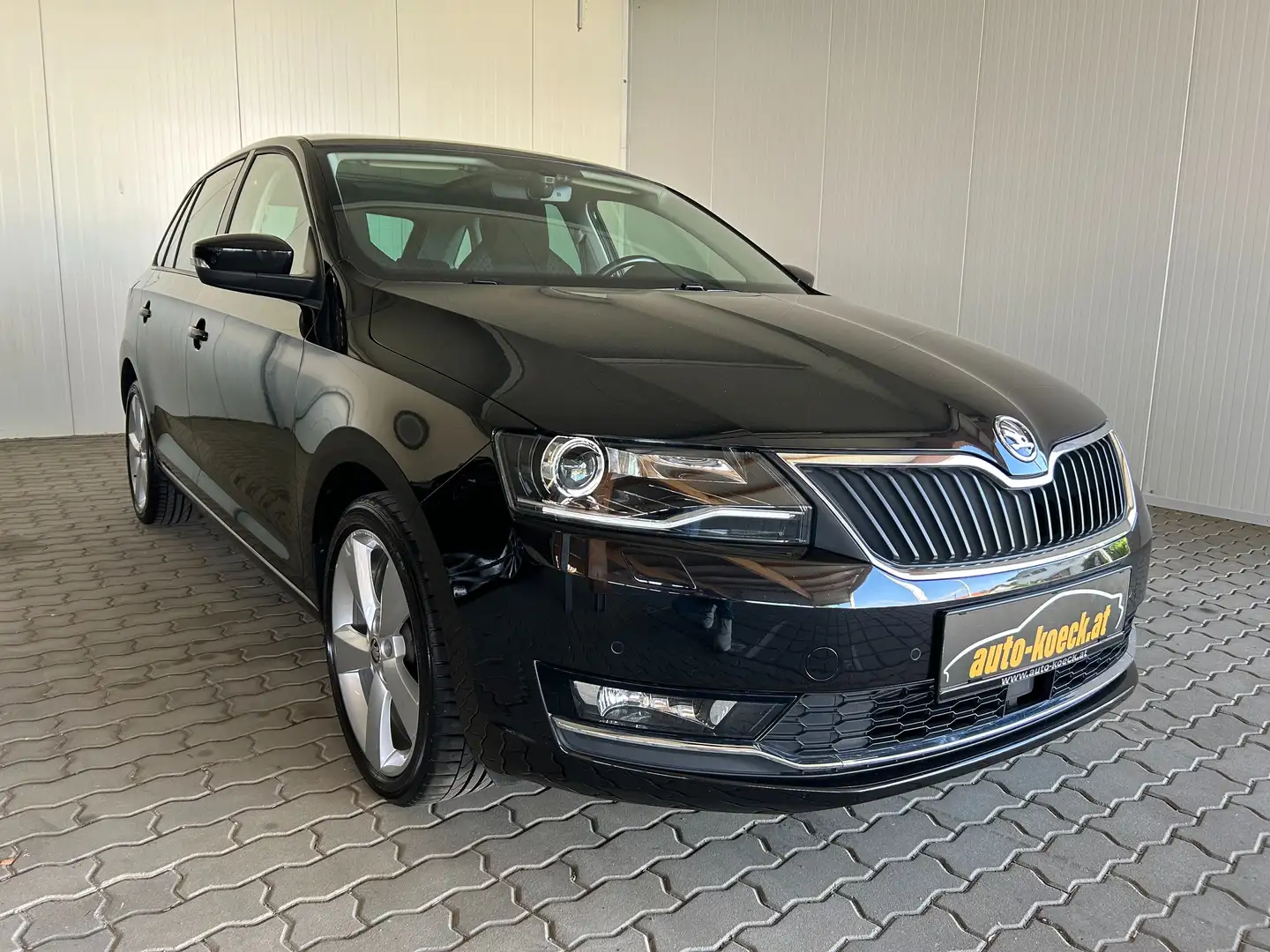 Skoda Rapid/Spaceback Ambition Schwarz - 1