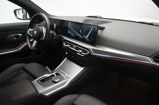 BMW 3 Series view 15