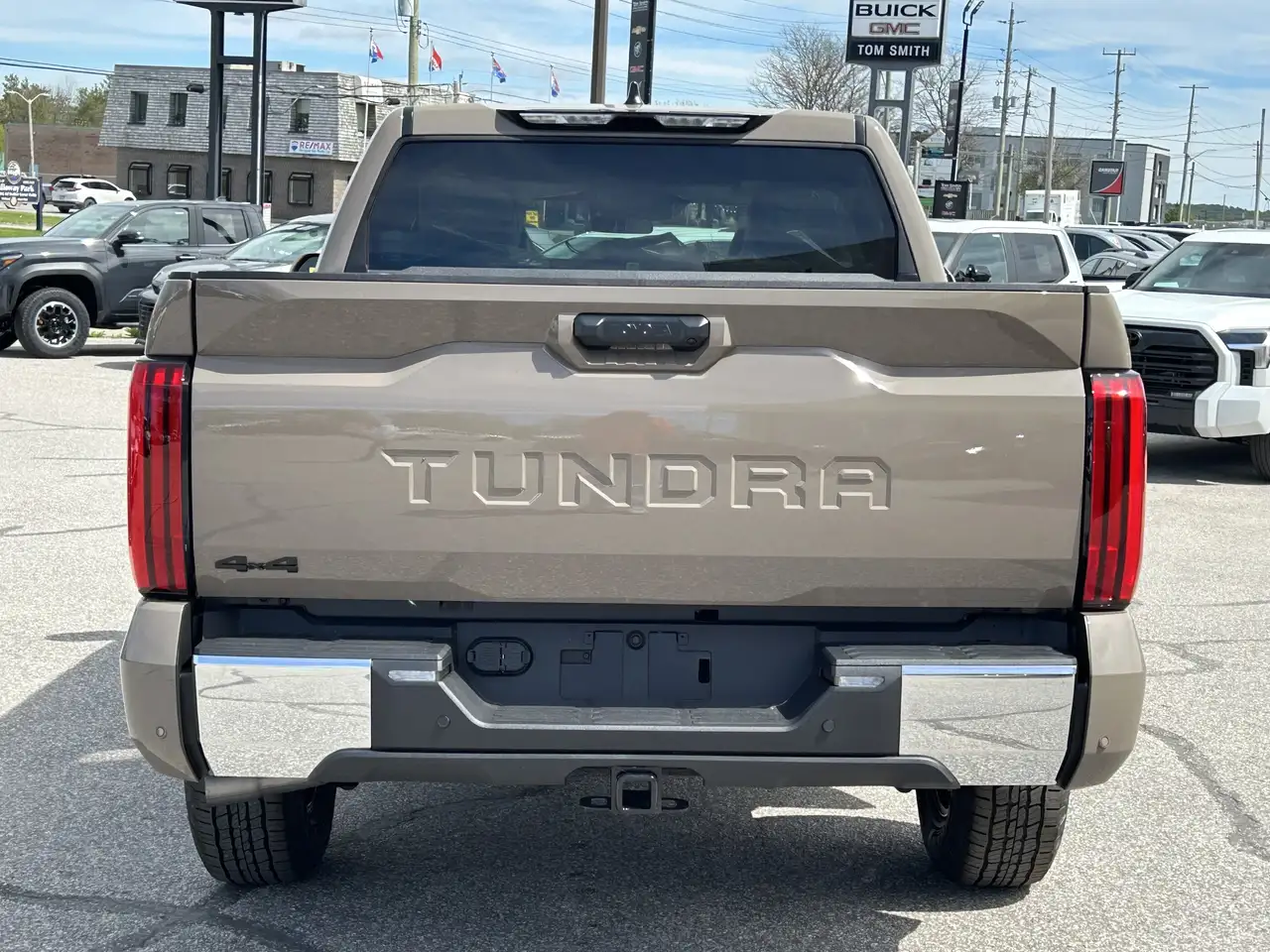 Toyota Tundra снимка Toyota Tundra