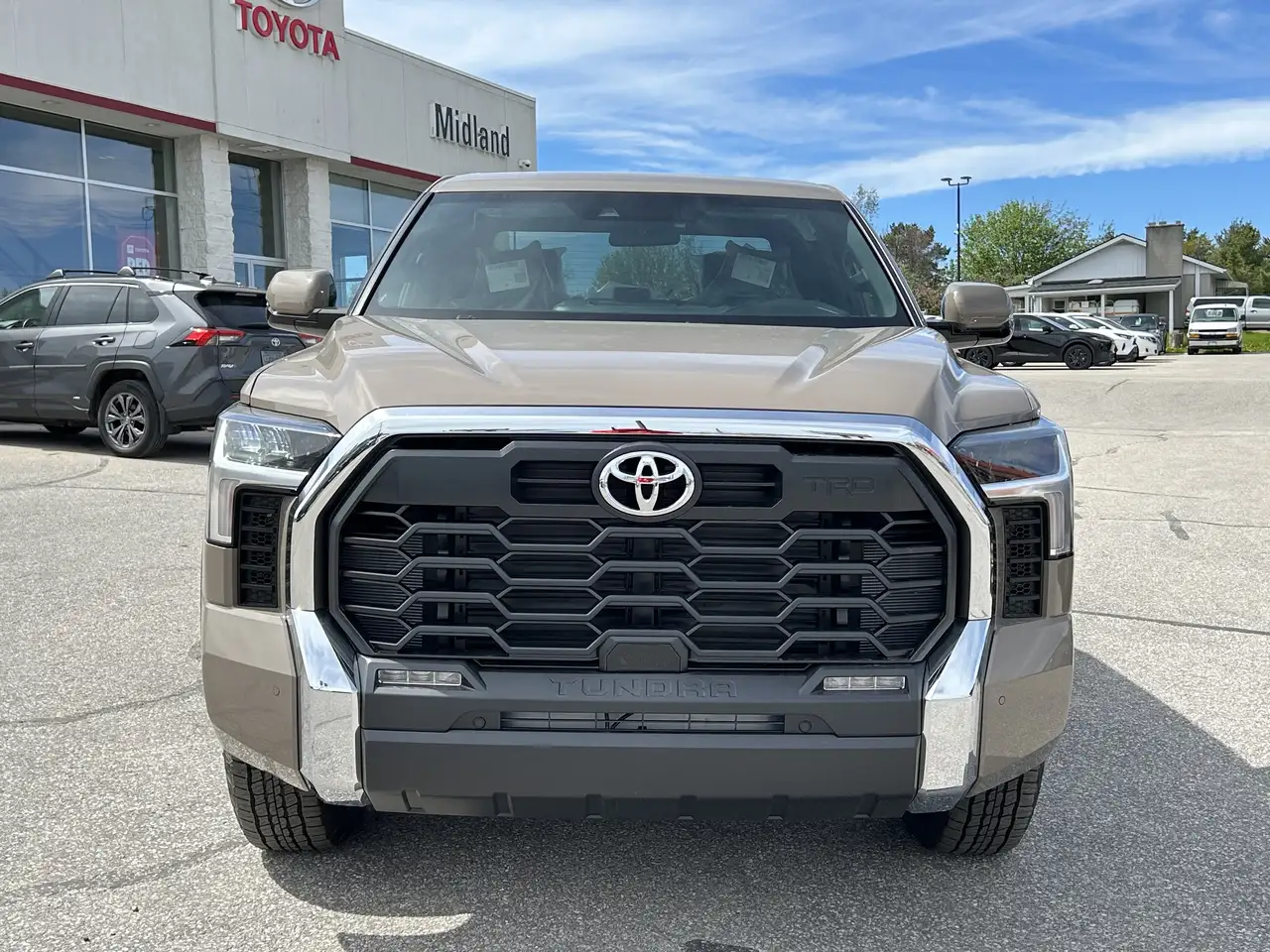 Toyota Tundra снимка Toyota Tundra