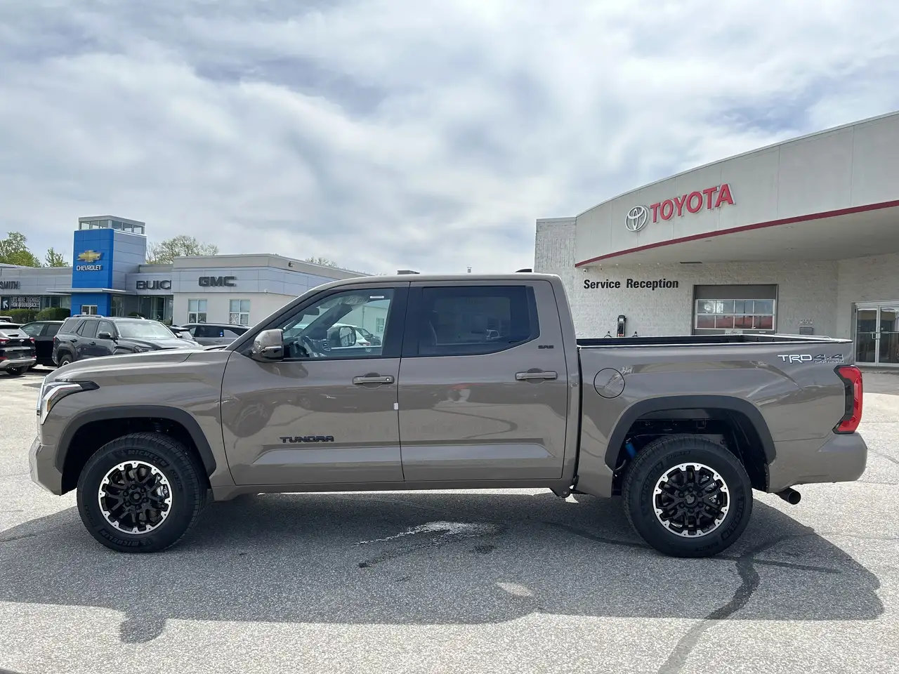 Toyota Tundra снимка Toyota Tundra