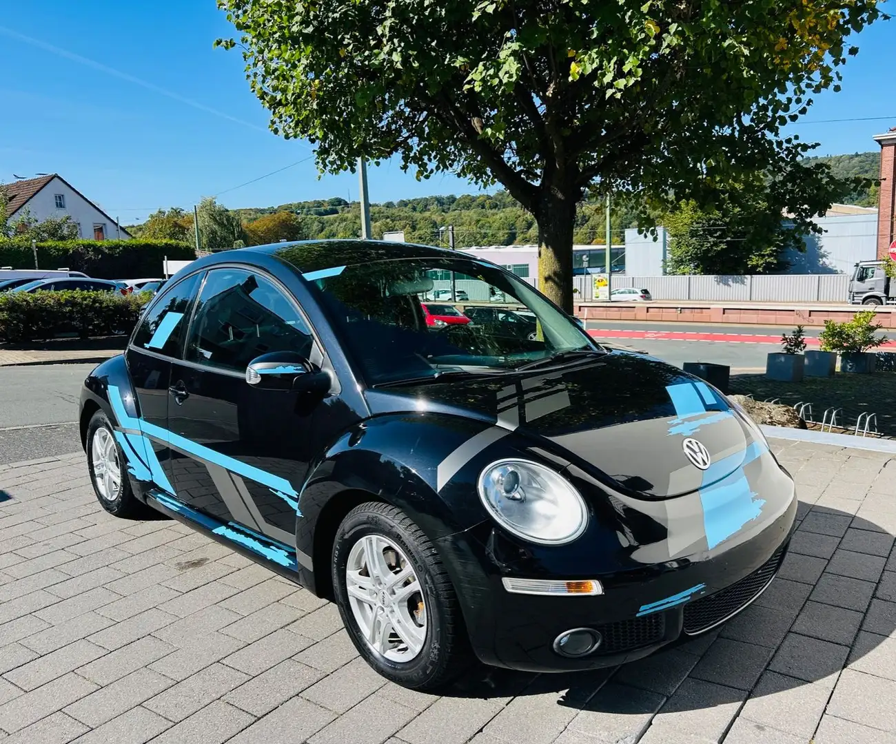 Volkswagen New Beetle Lim. 1.6 United Schwarz - 1