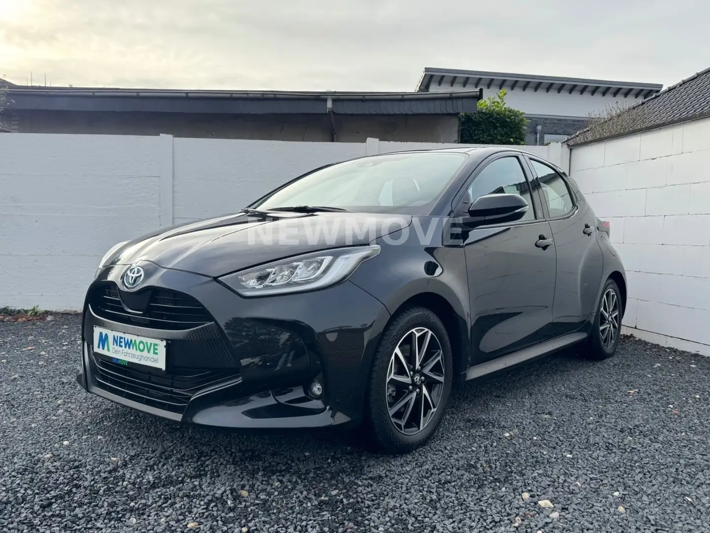 Toyota Yaris Hybrid Team Deutschland Alu SHZ Kamera LED Nero - 2