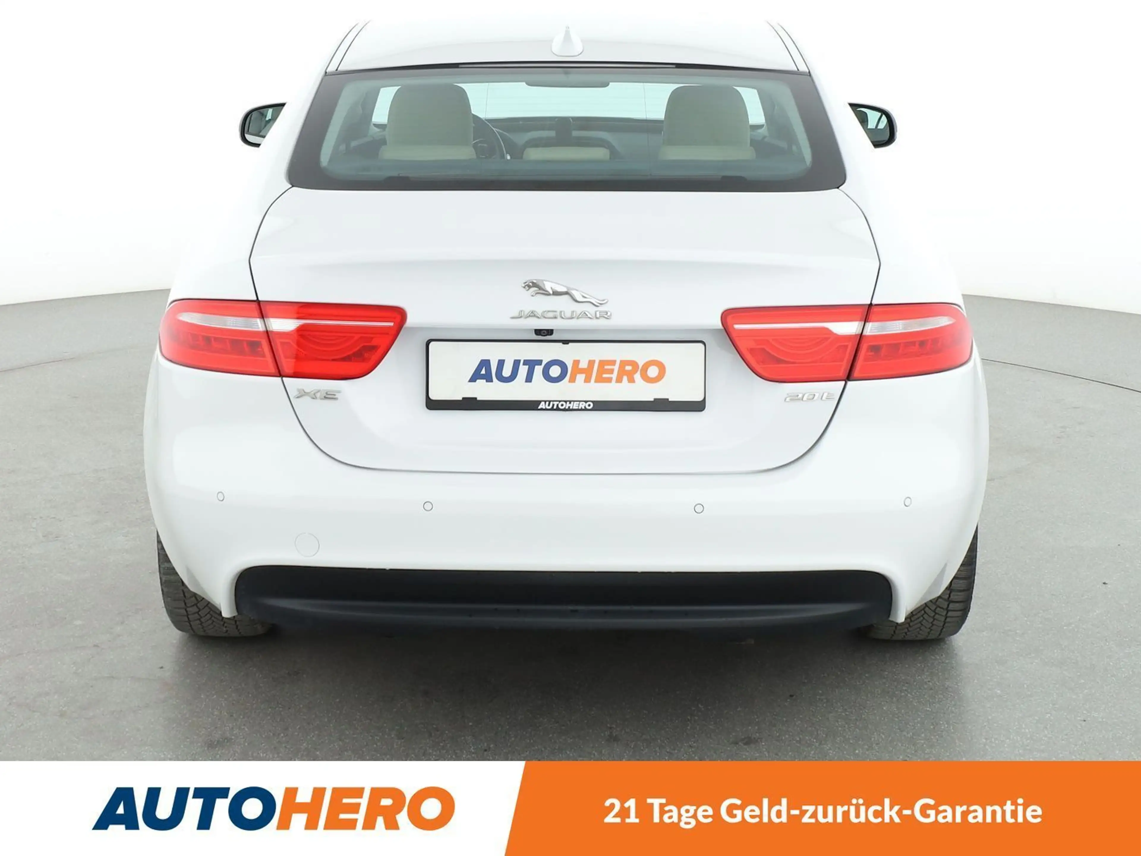 Jaguar XE 20t Pure Aut.*NAVI*TEMPO*CAM*PDC*KLIMA*GARANTIE* — photo 5