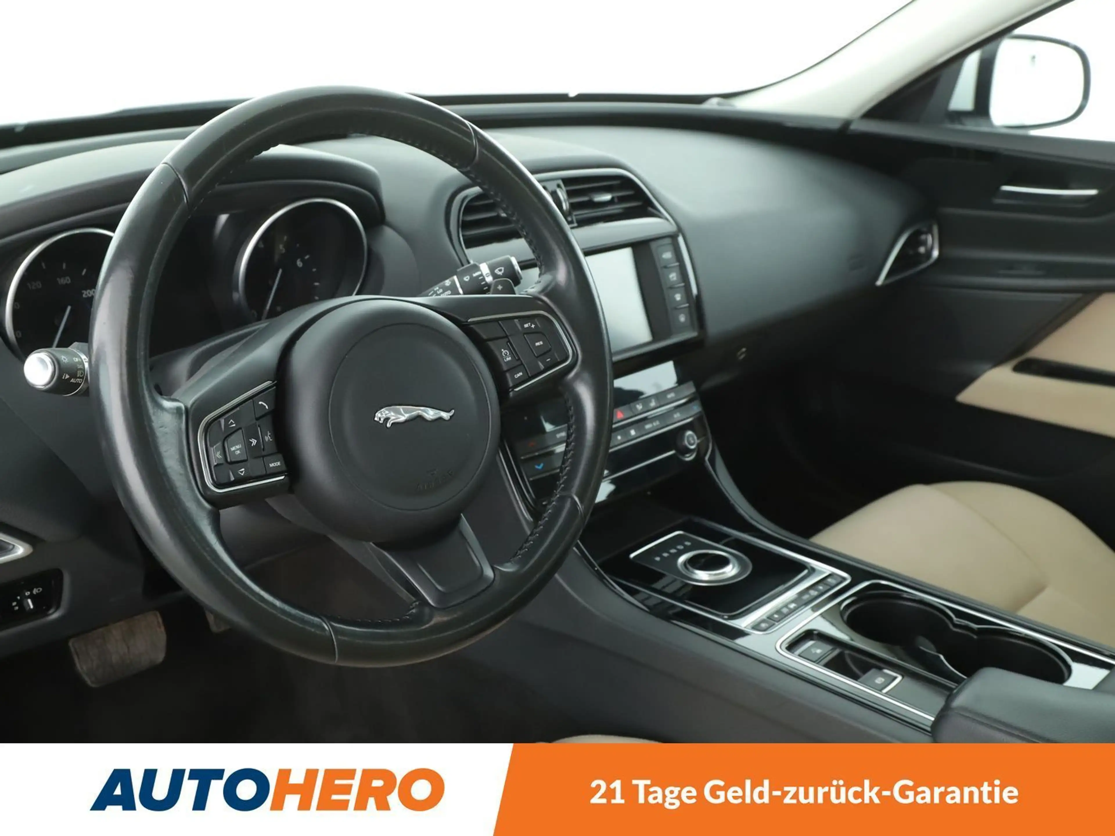 Jaguar XE 20t Pure Aut.*NAVI*TEMPO*CAM*PDC*KLIMA*GARANTIE* — photo 11