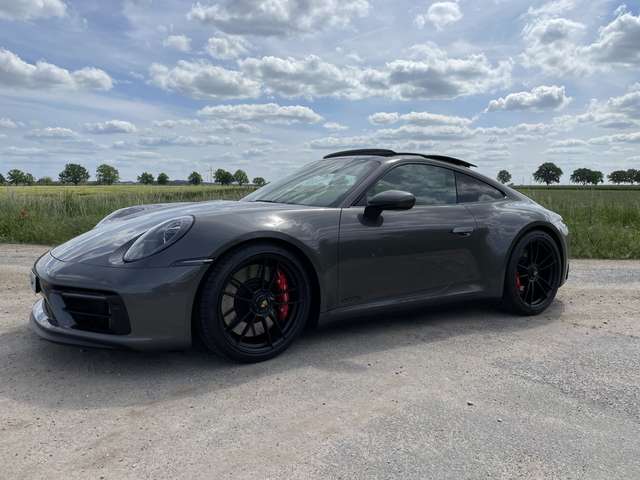 Imagine Porsche 992 Carrera GTS