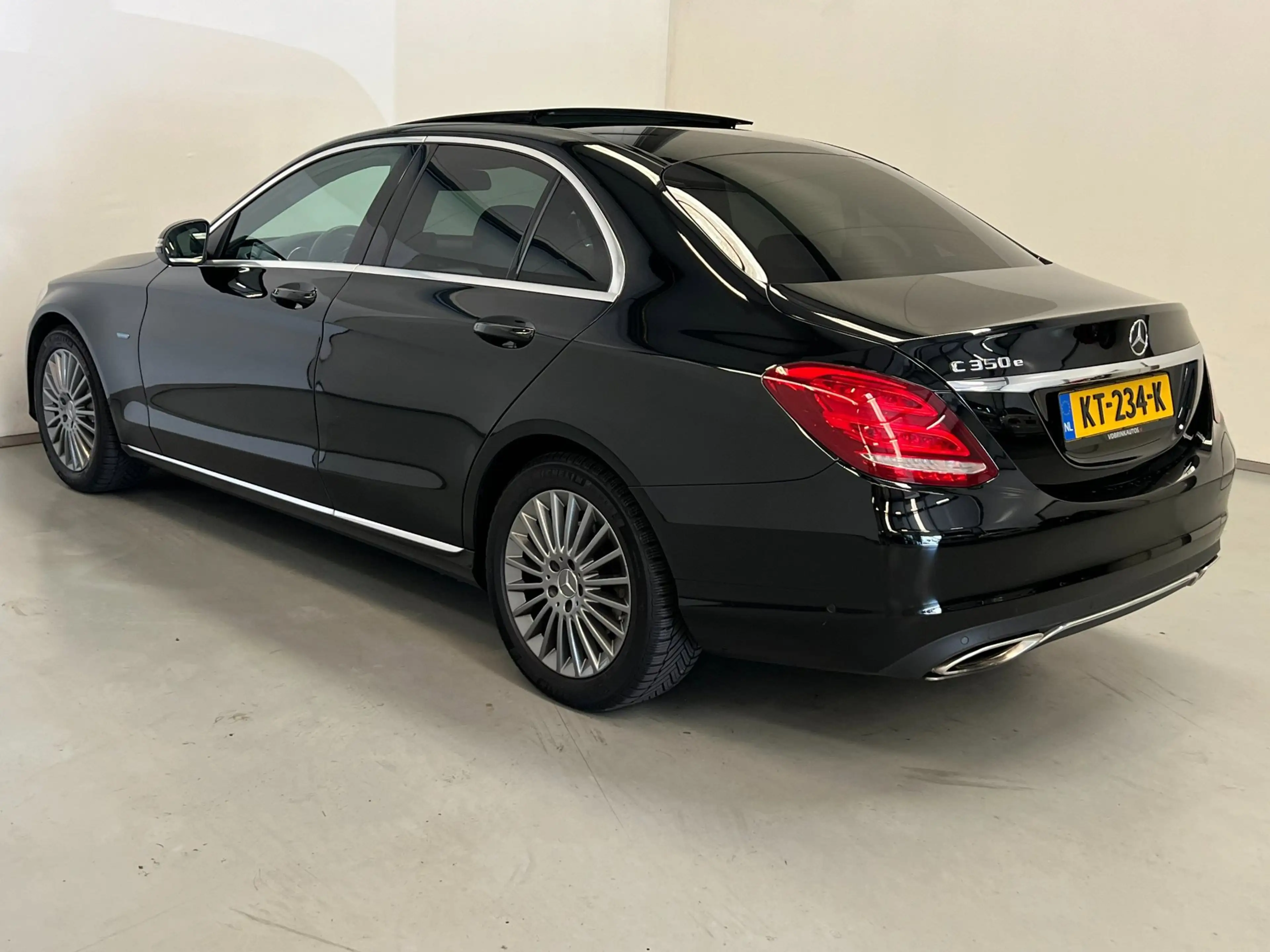 Mercedes-Benz C 350 350e / Pano / Burmester / Distronic / Headup — photo 4