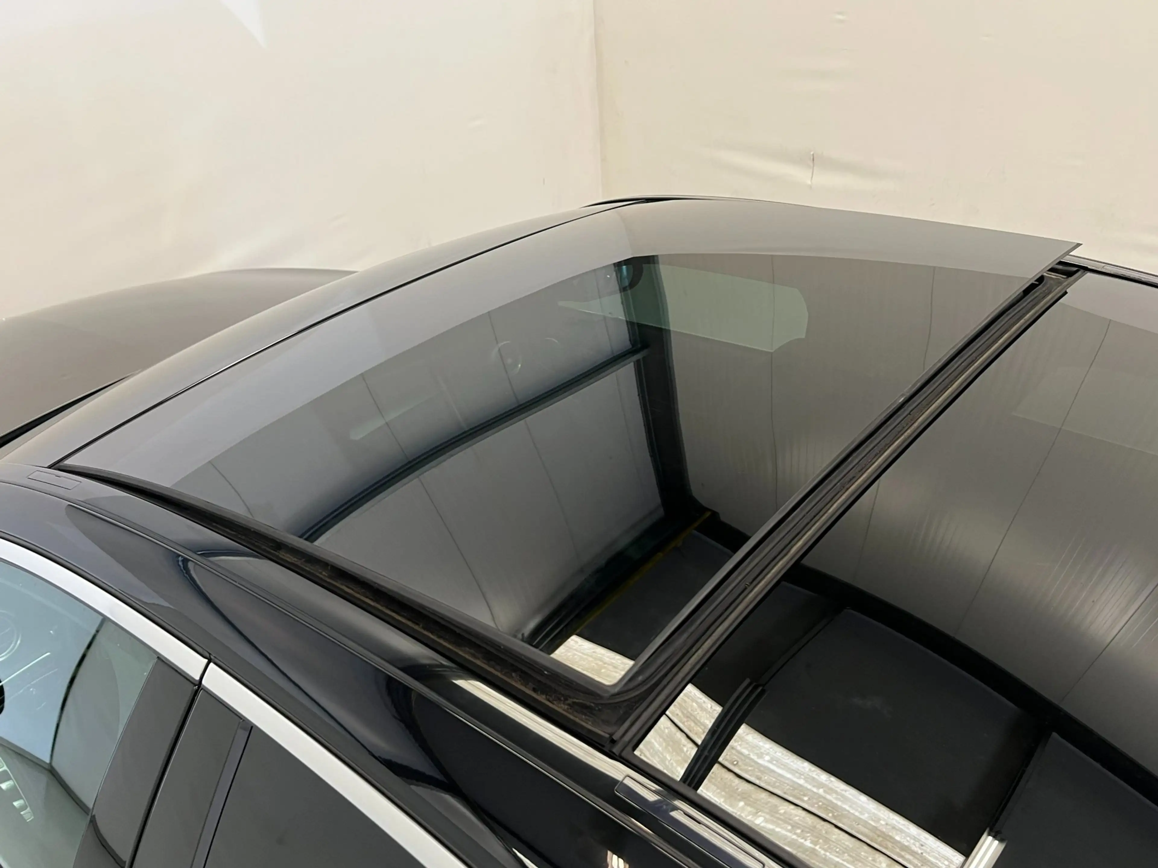 Mercedes-Benz C 350 350e / Pano / Burmester / Distronic / Headup — photo 6