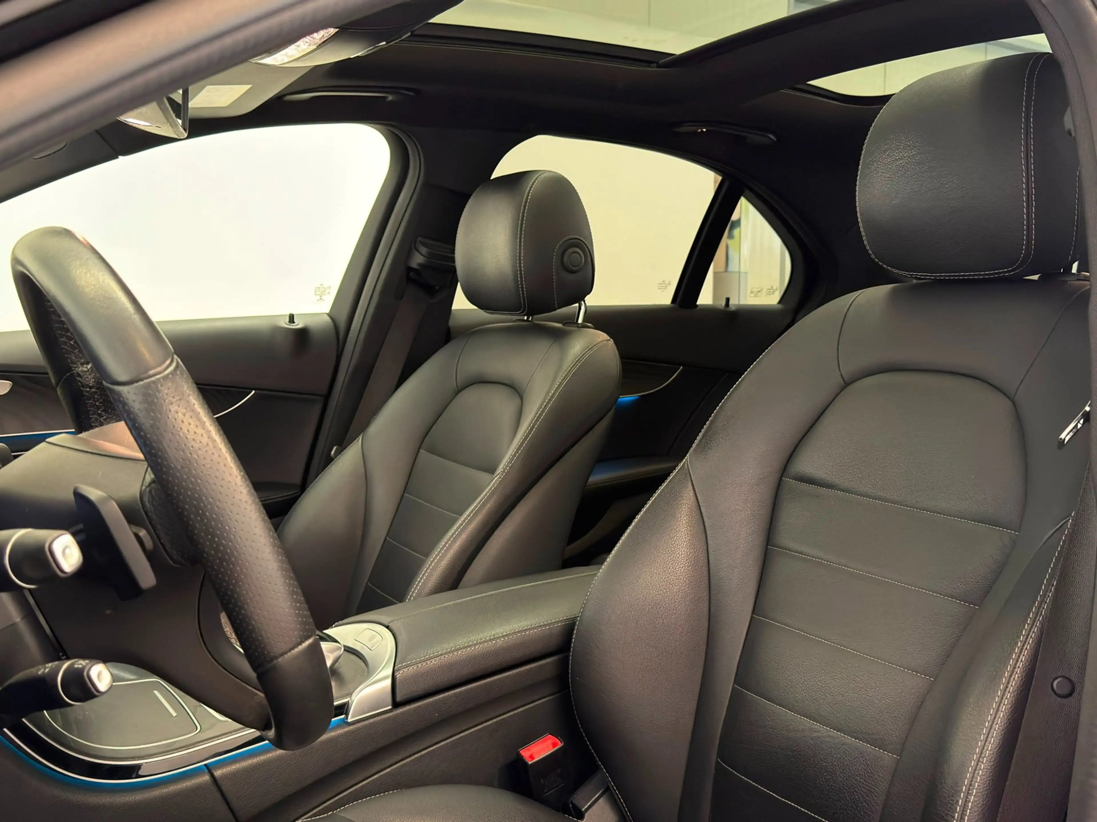 Mercedes-Benz C 350 350e / Pano / Burmester / Distronic / Headup — photo 7