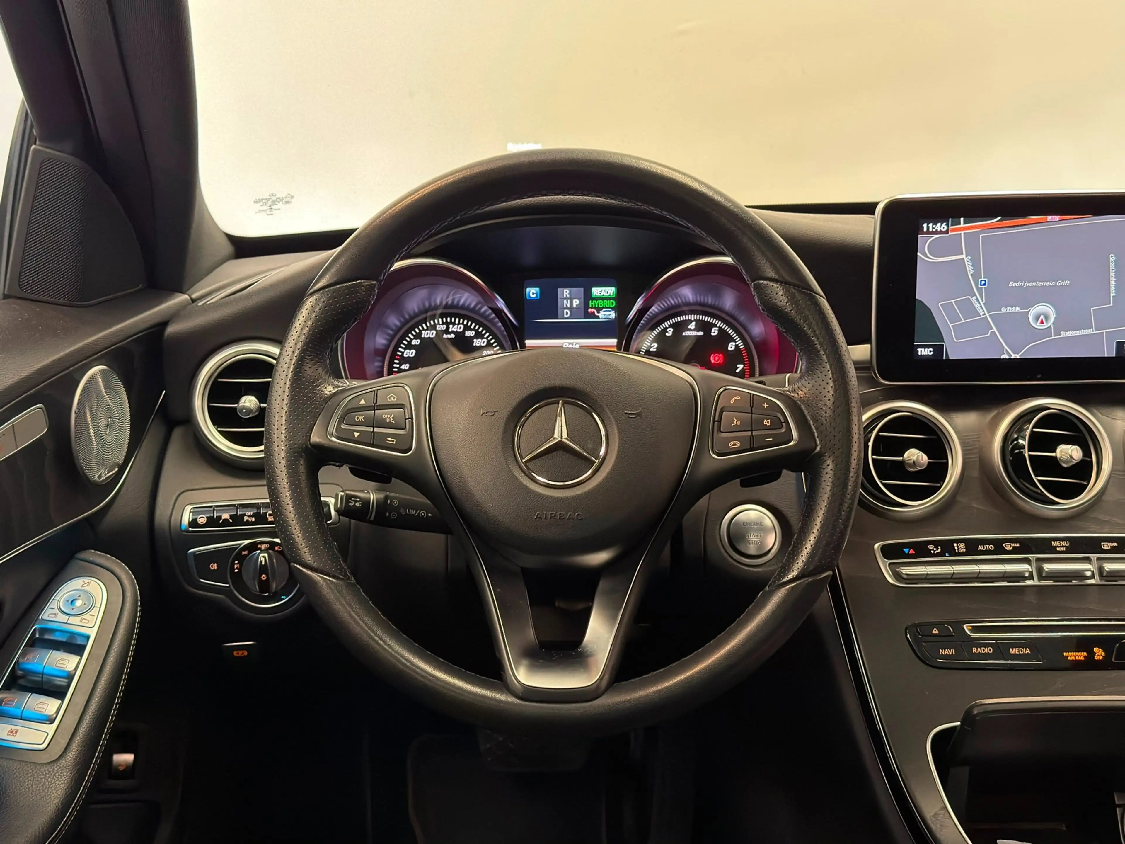 Mercedes-Benz C 350 350e / Pano / Burmester / Distronic / Headup — photo 11