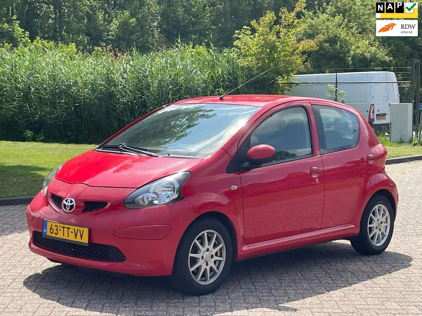 Toyota Aygo 1.0-12V +/AIRCO/APPLE CARPLAY/ELECRAMEN VOOR Rosso - 1