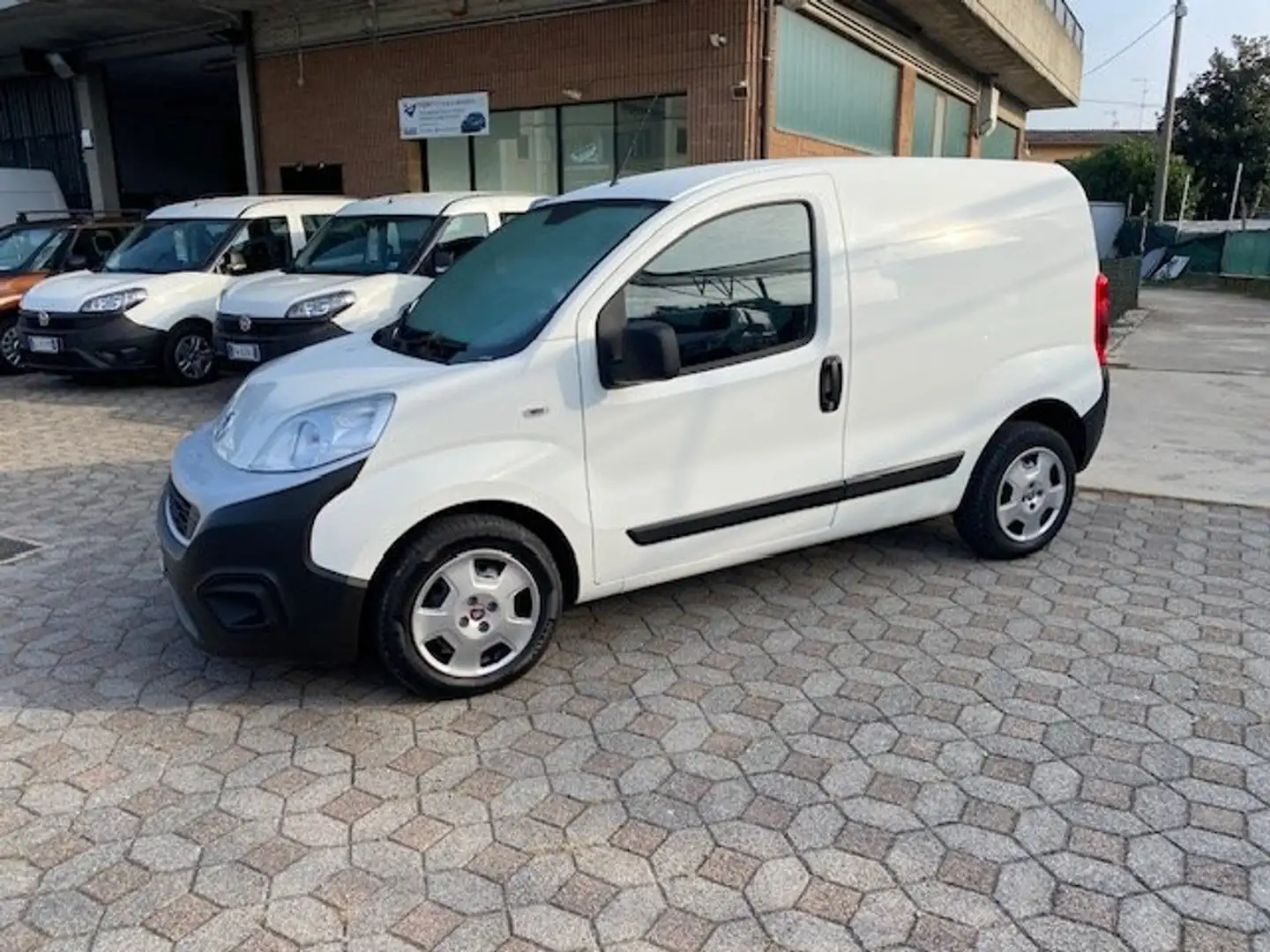 Fiat Fiorino 1.3 MTJ 95 CV Weiß - 2
