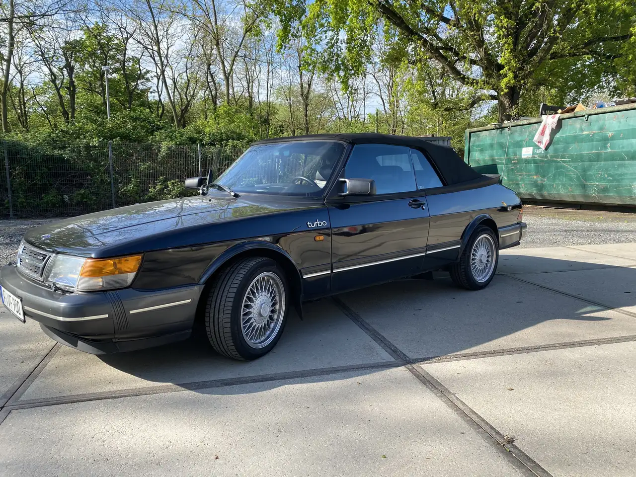 Saab 900