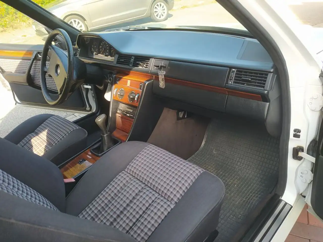 Mercedes-Benz E 230 230 E, foto 10