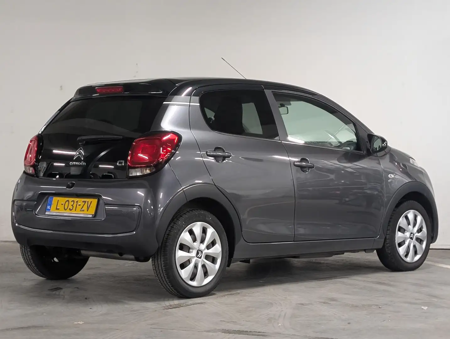 Citroen C1 5-deurs Millenium 1.0 e-VTi 72pk | APPLE CARPLAY / Gris - 2
