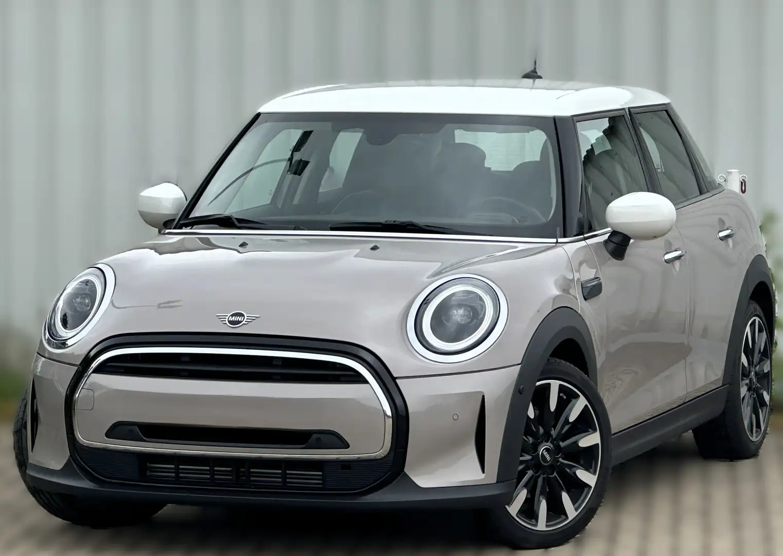 MINI Cooper Automatik Navi Komfortpak+ Carplay PDC LED SHZ Silber - 1