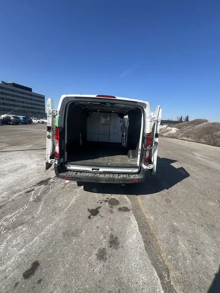 Ford Transit Cargo Van снимка Ford Transit Cargo Van