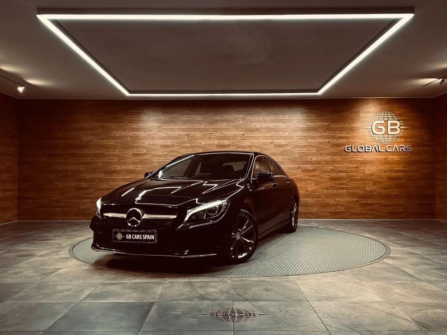 Mercedes-Benz CLA 220 d Bleu - 1