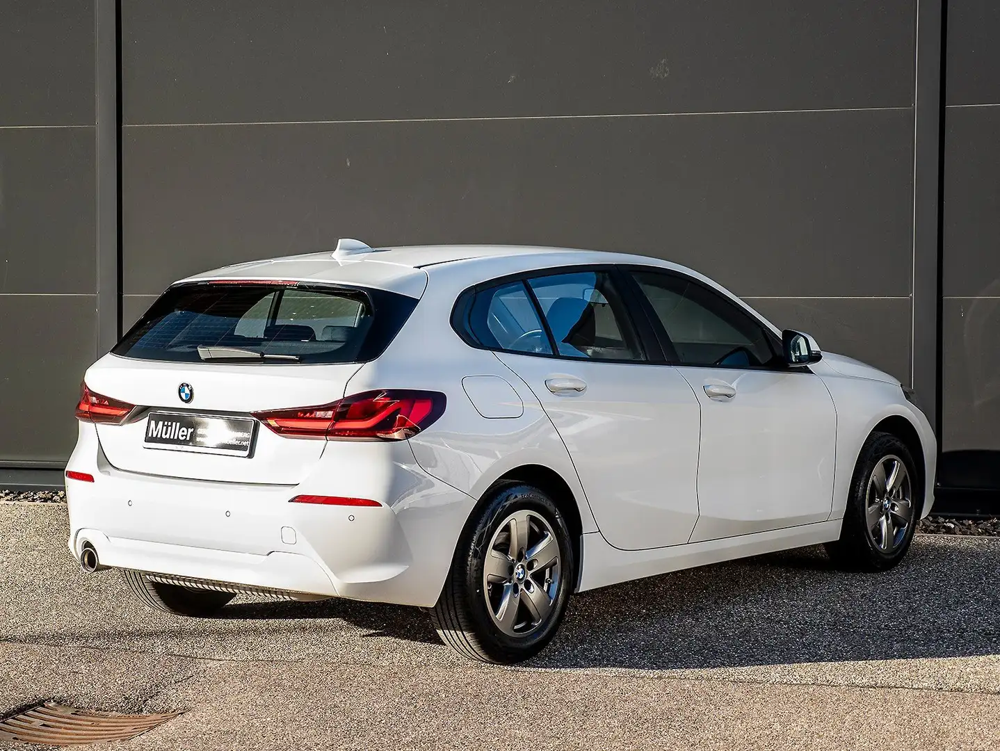 BMW 118 i 5-Türer Aut. LED DAB SH Tempomat PDC 1VB Blanco - 2